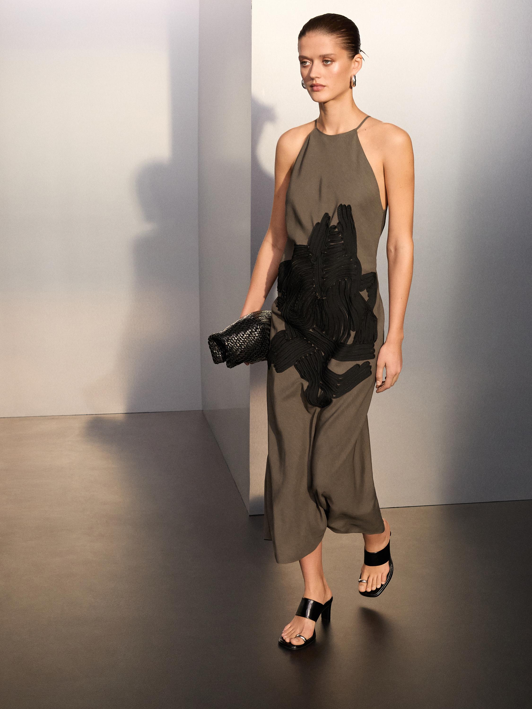 Long dress with contrast ribbons