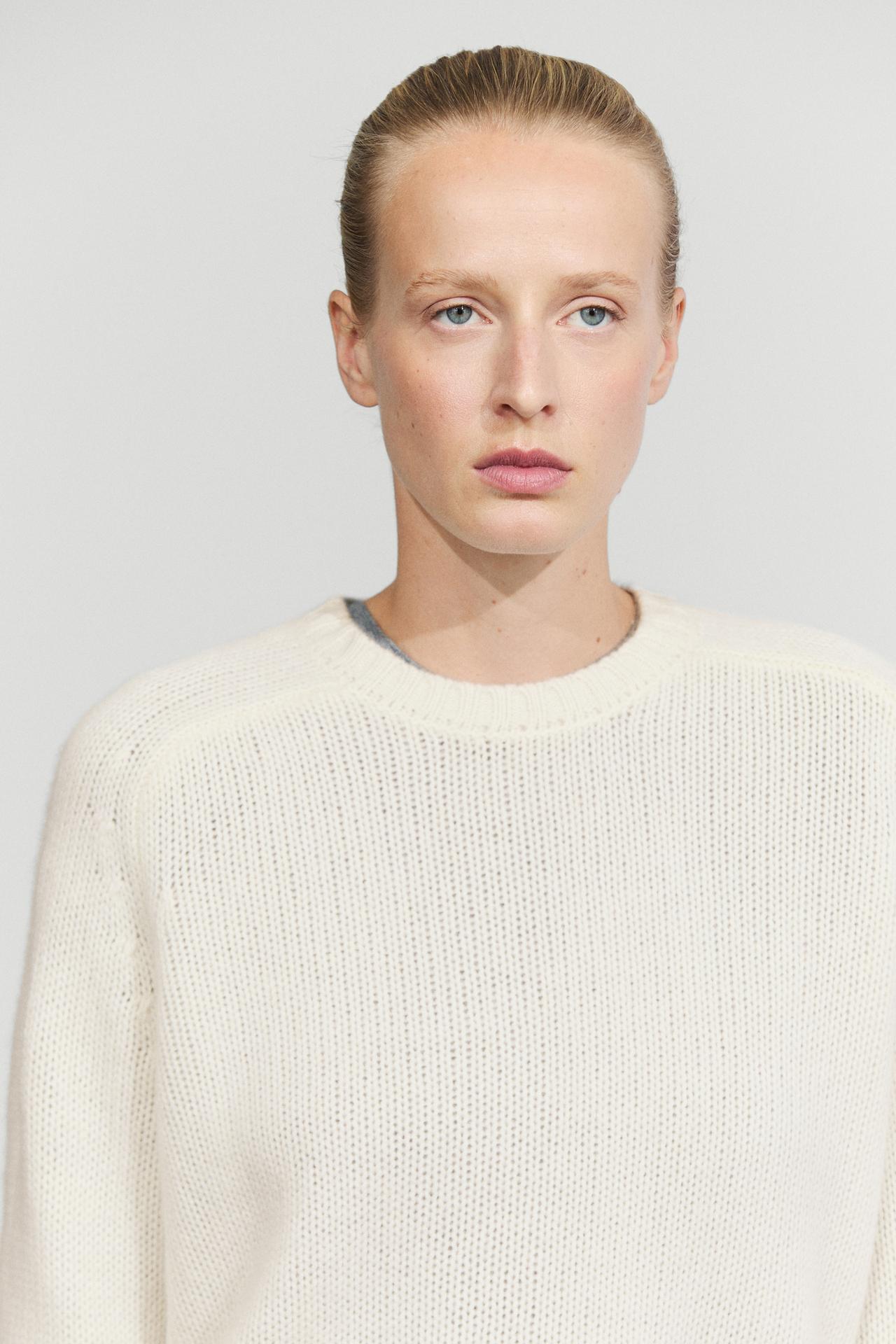 100% cashmere knit sweater — Vanilla