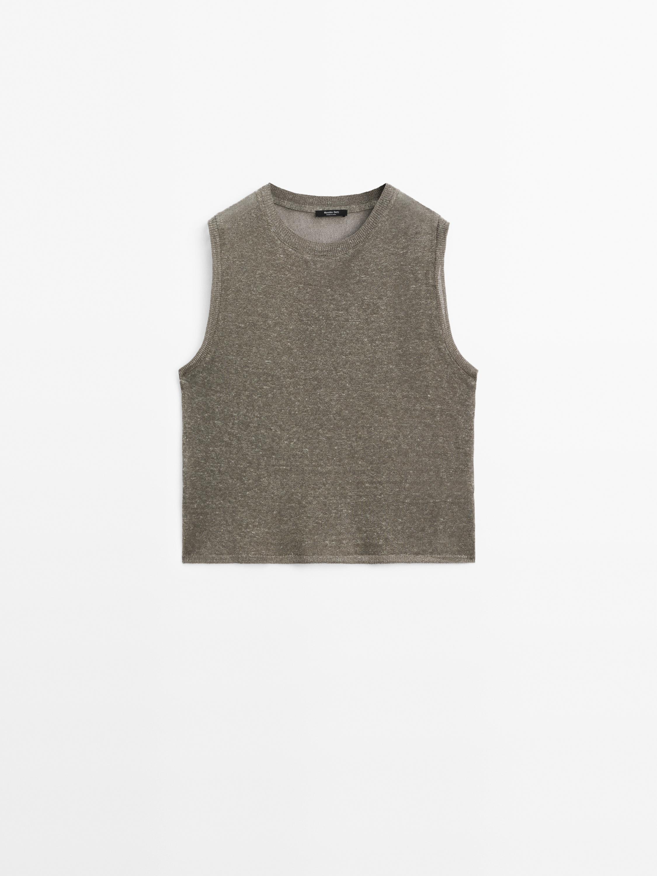 Hafif kolsuz t-shirt