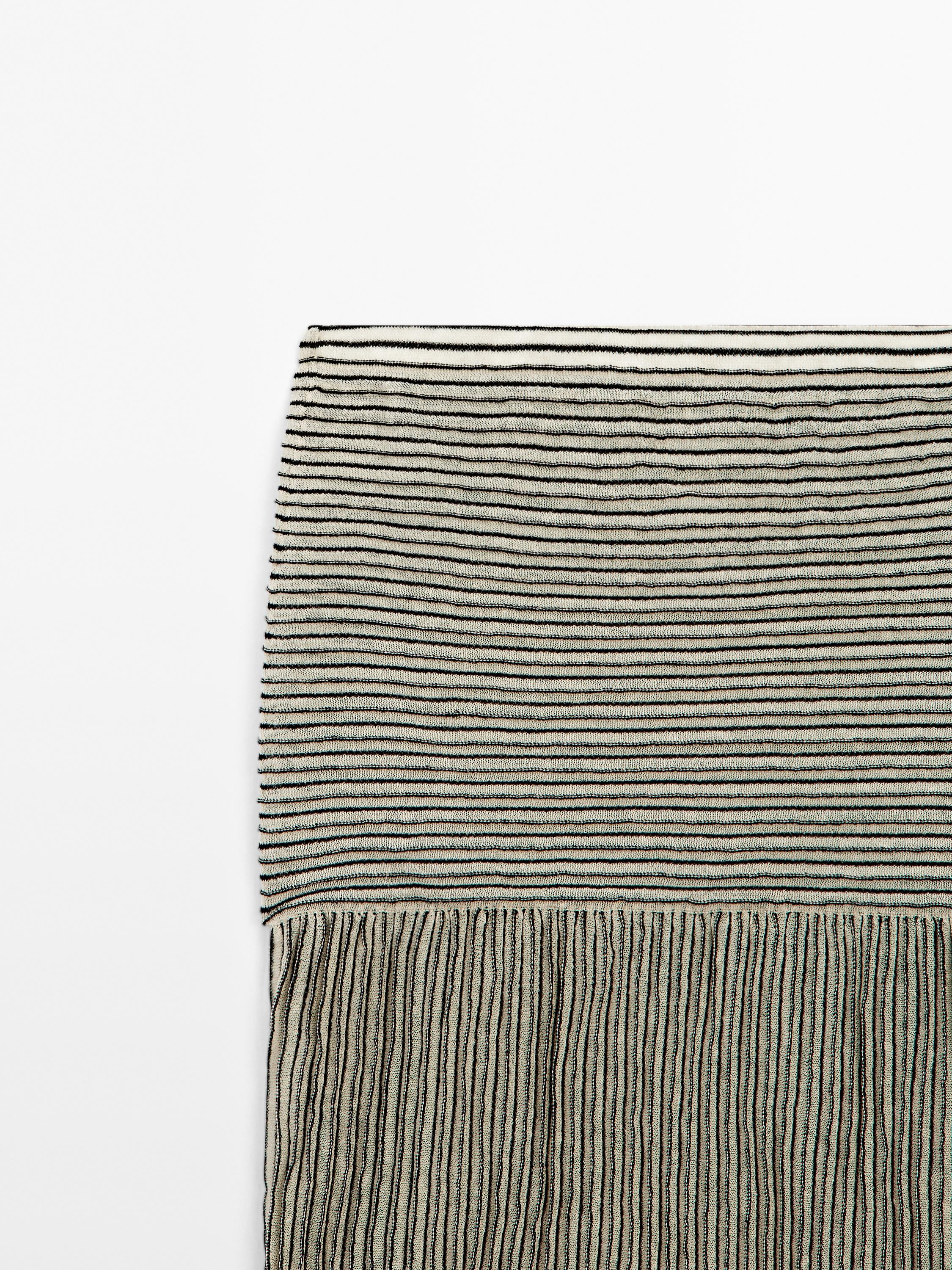 【Massimo Dutti】Pleated midi skirt with flecked detail Pleated midi skirt with flecked detail · Beige · Smart