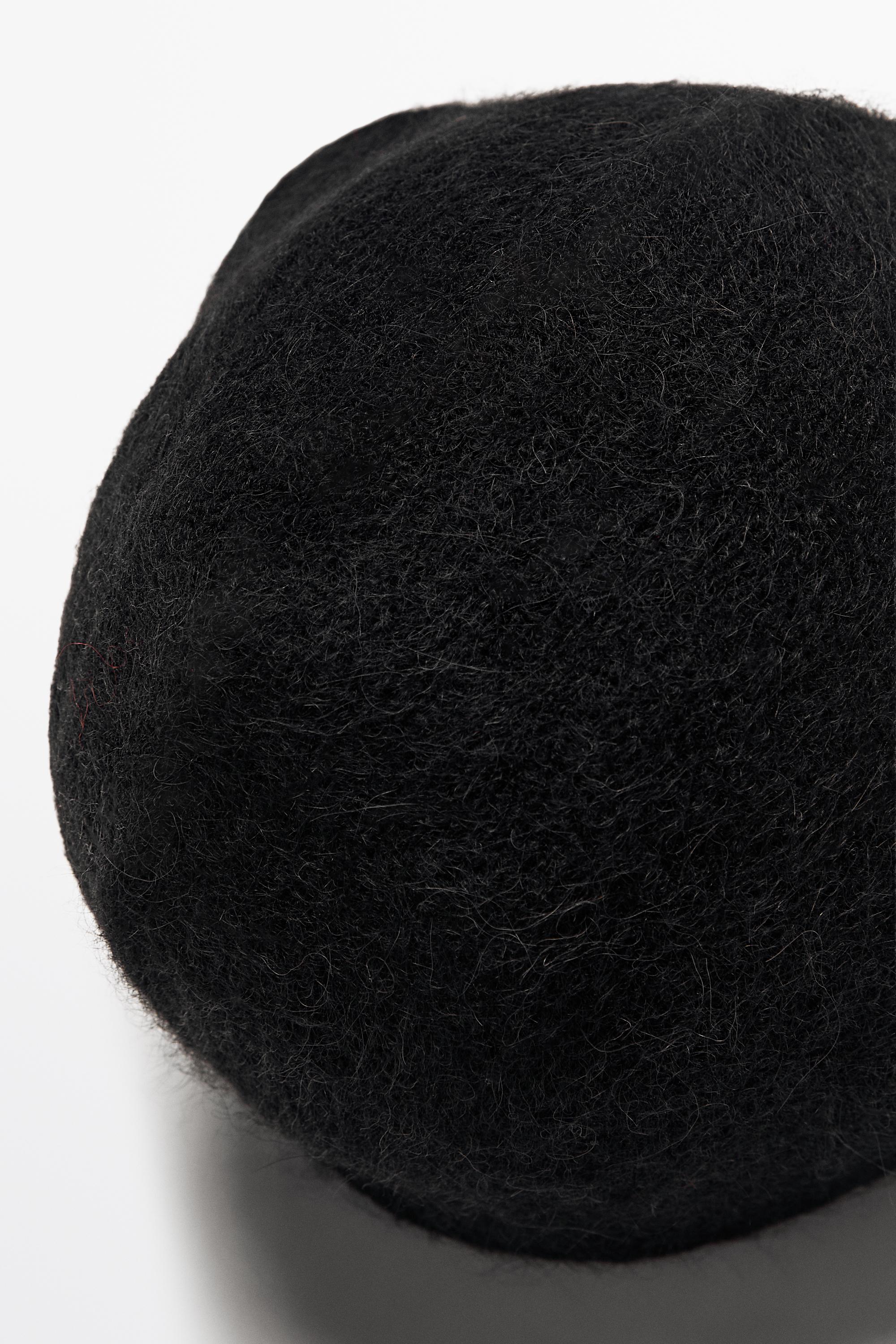 Alpaca blend knit beanie — BLACK