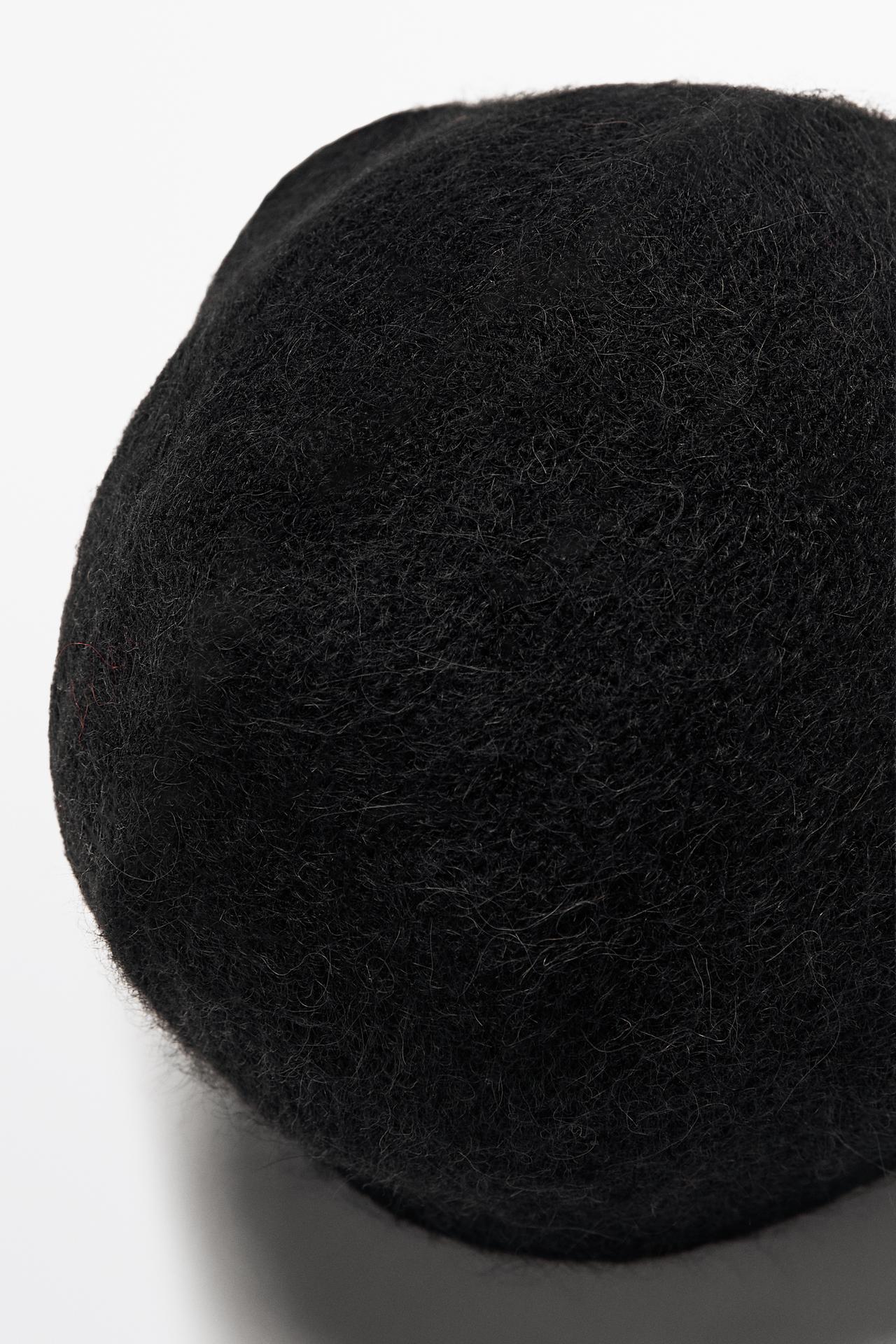 Alpaca blend knit beanie — BLACK