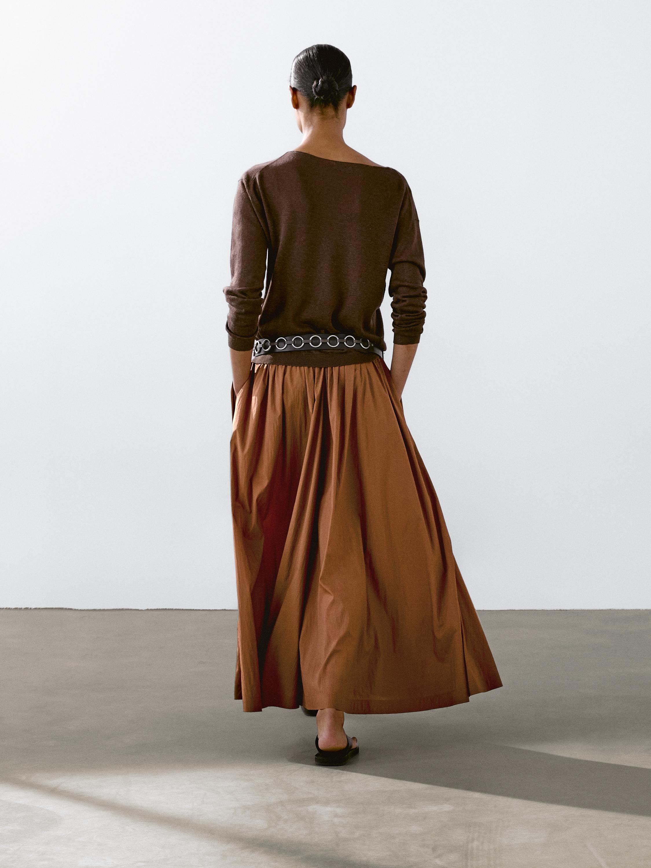 Elastic technical fabric skirt