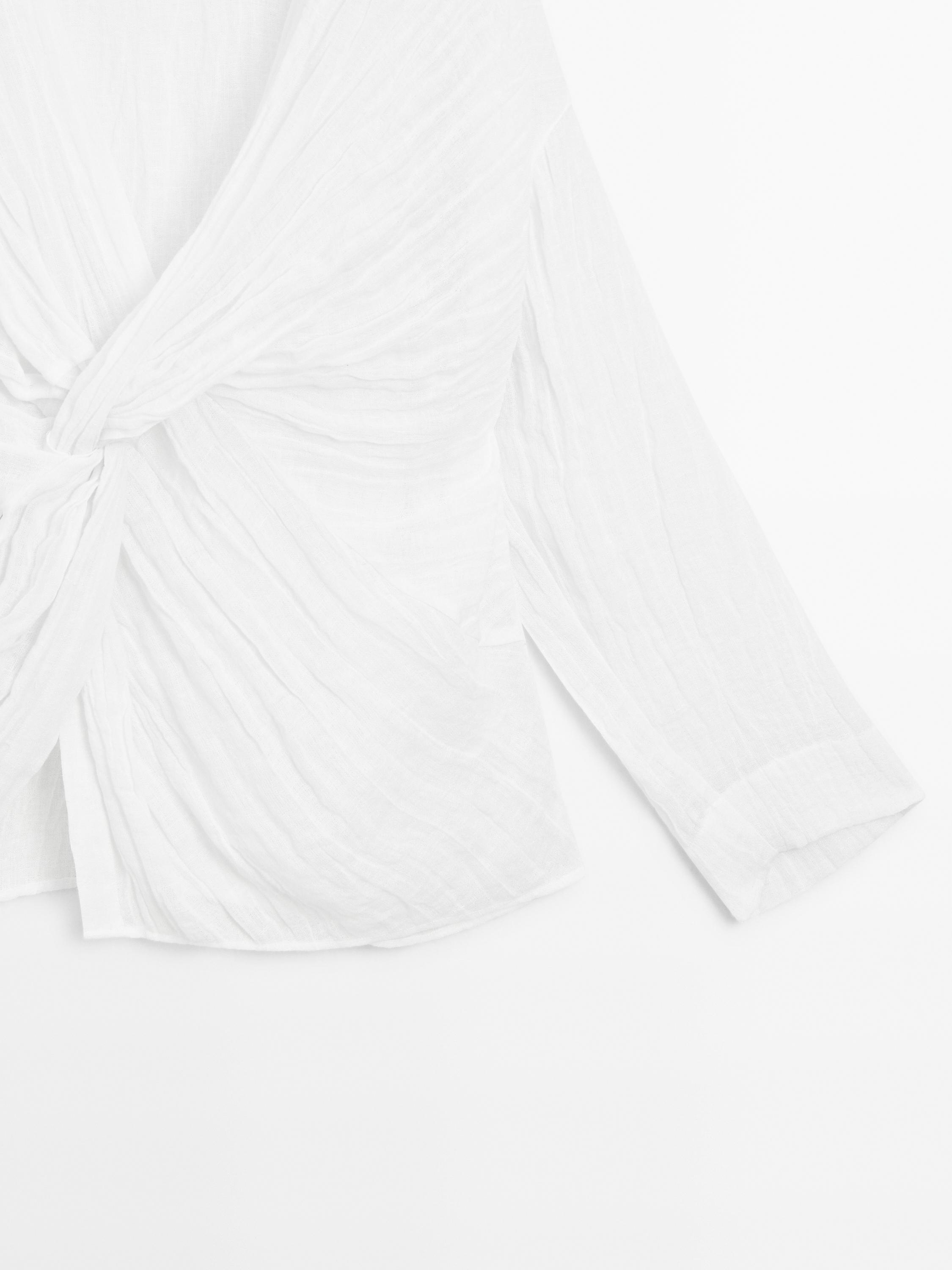 Textured shirt with knot detail