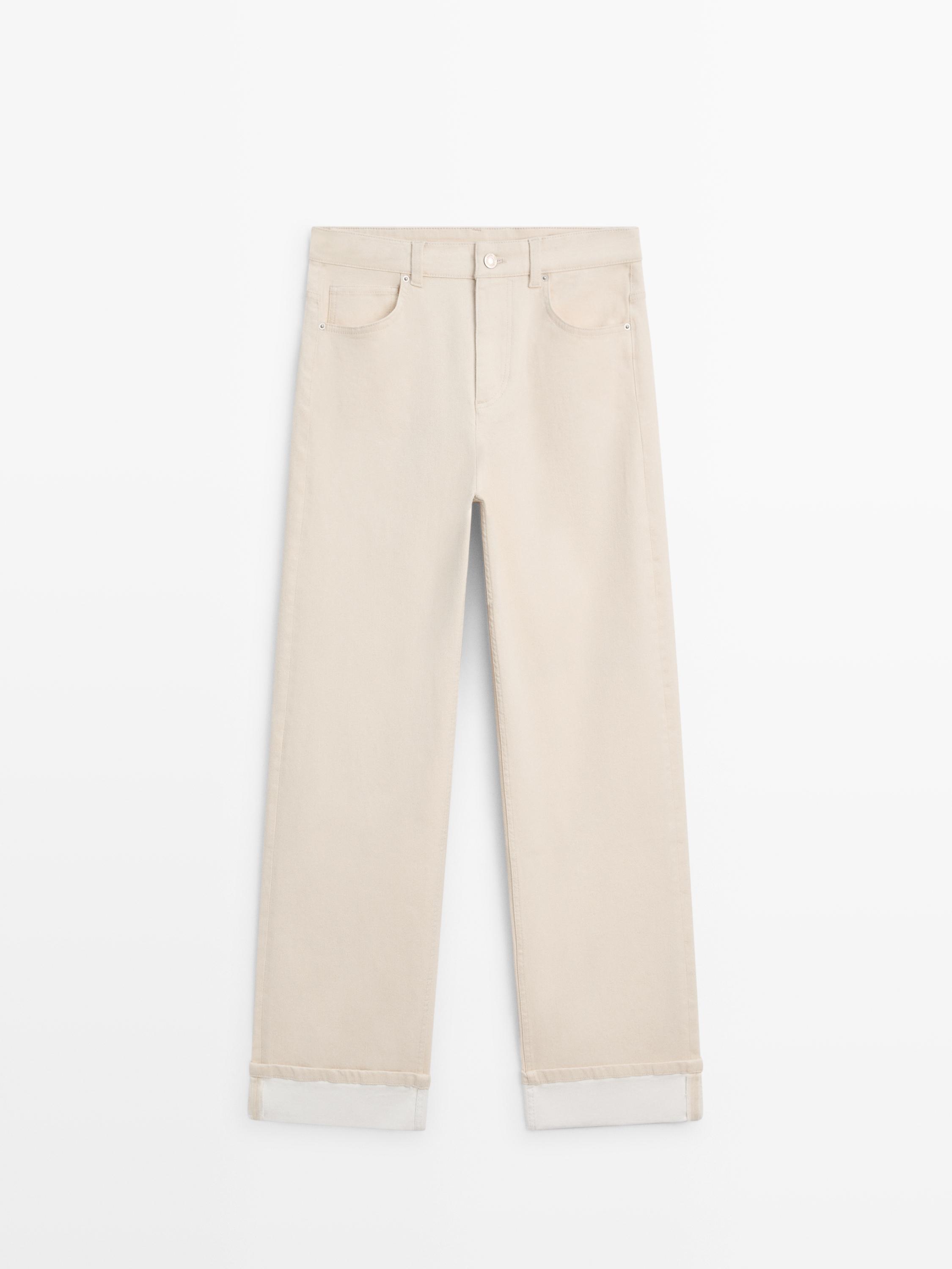 Straight-leg jeans with turn-up hems