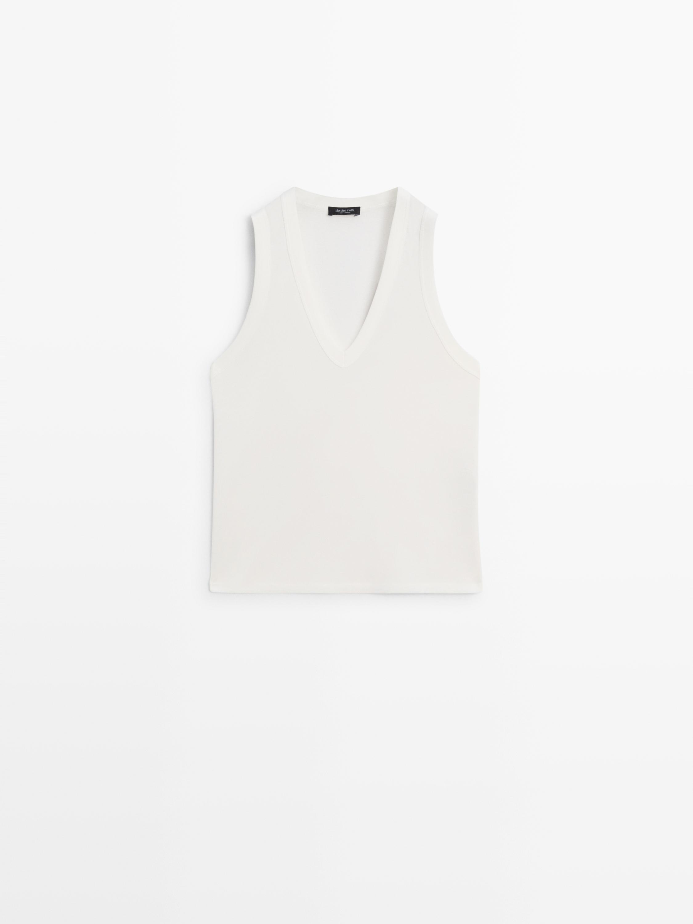 100% cotton V-neck T-shirt