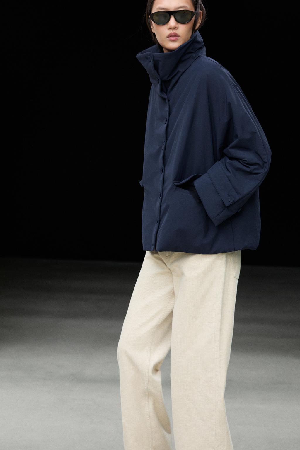 라이트 퀼팅 쇼트 재킷 · 워시드 페트롤 블루, 레드 · 코트와 자켓 | Massimo Dutti