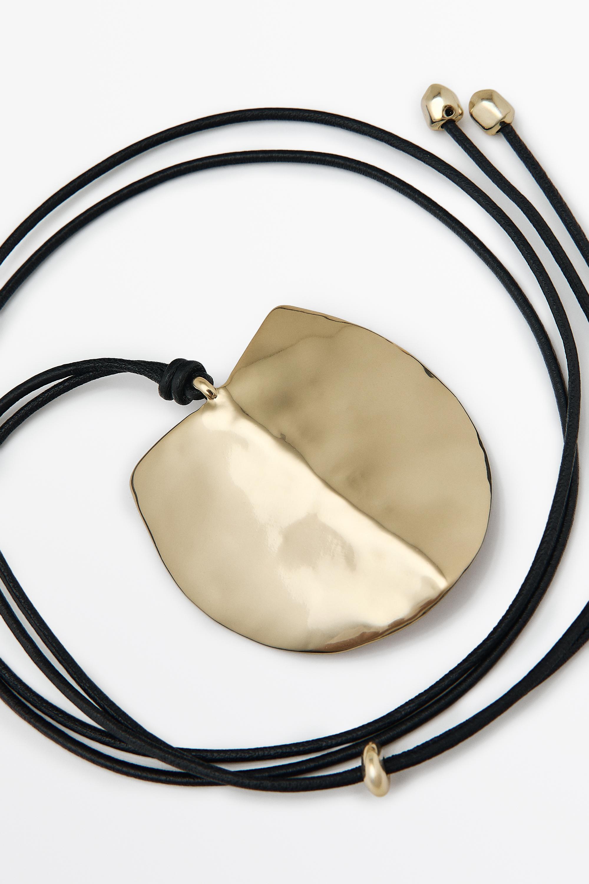 Long shield-effect piece necklace
