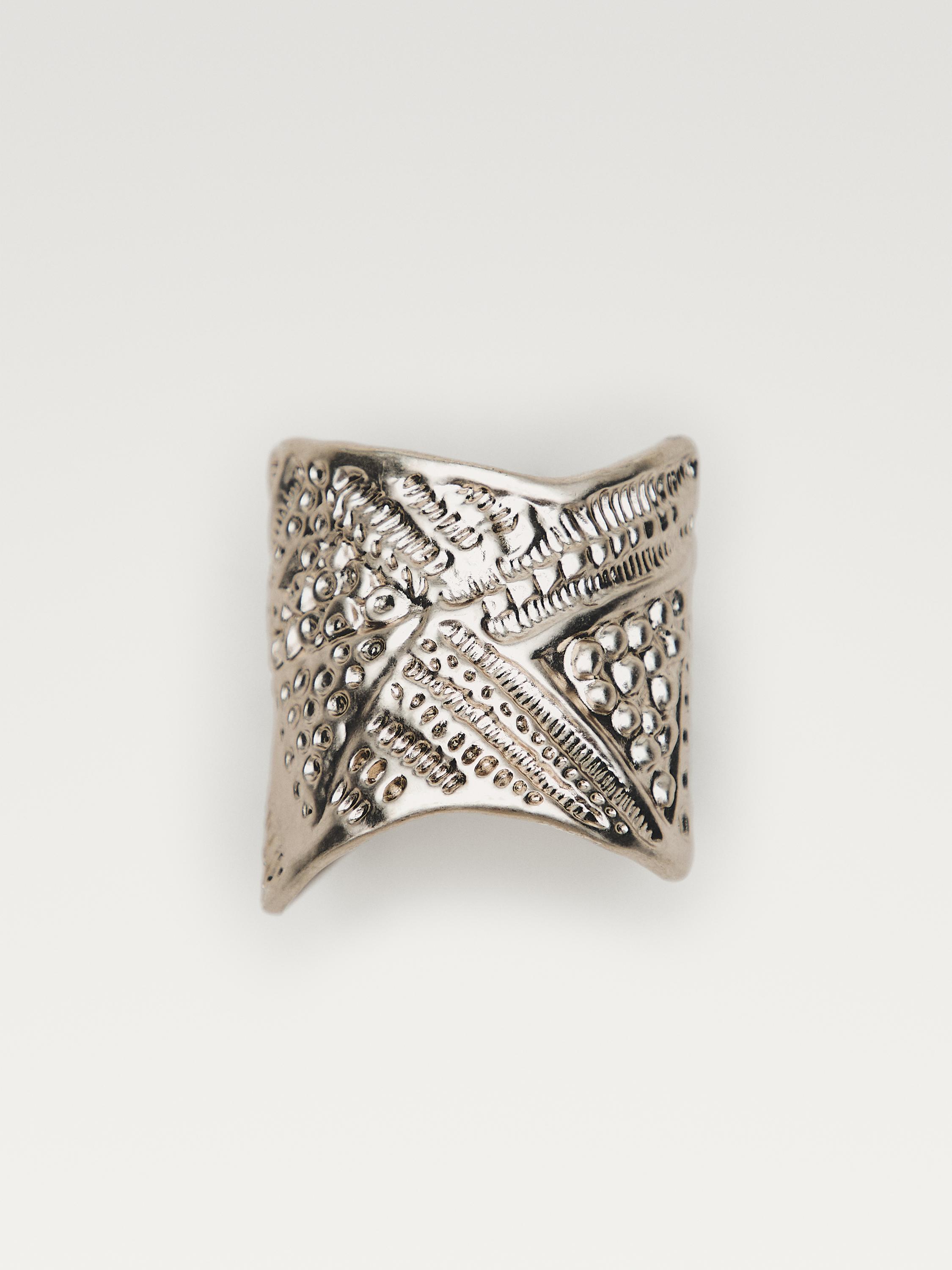 Breites Armband im Vintage-Look