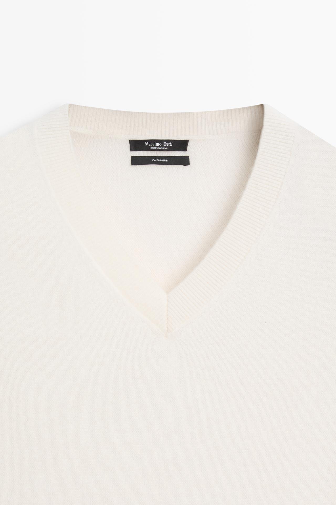 100% cashmere knit sweater — CREAM