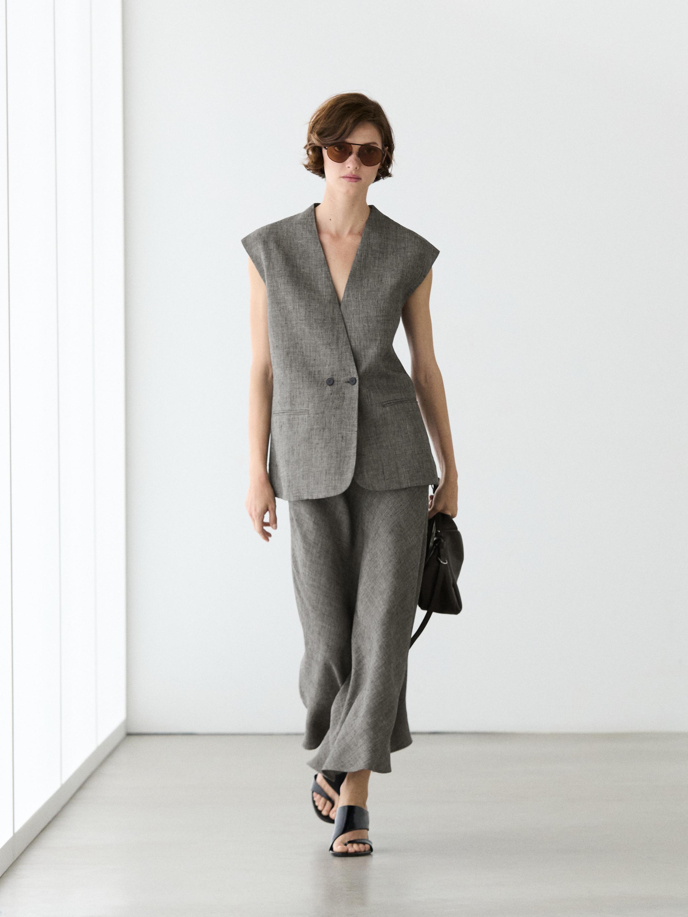 Linen waistcoat with structured shoulders — BLACK