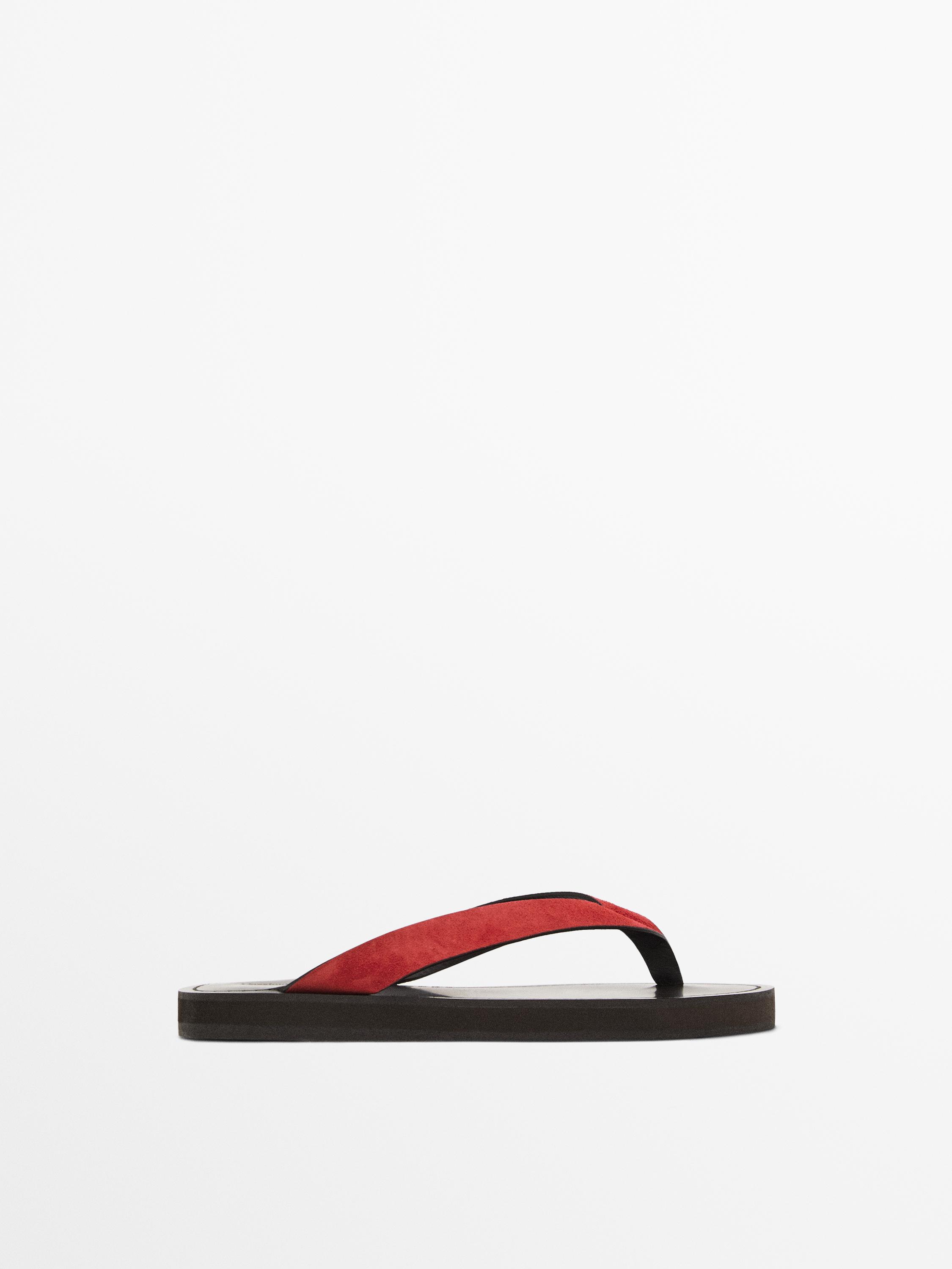 Sandal suede terbelah dengan pemisah jempol