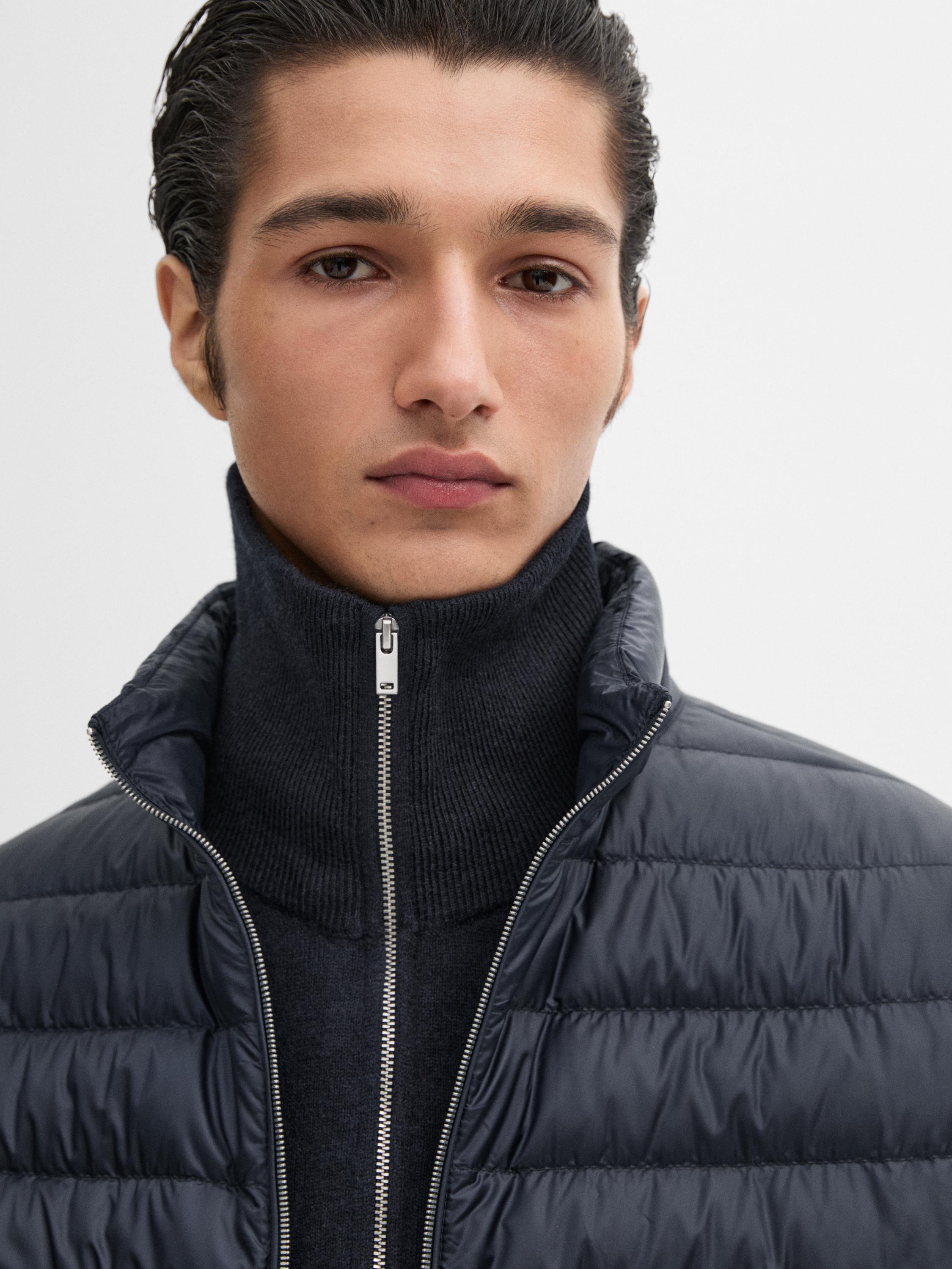 Foldable lightweight down puffer jacket