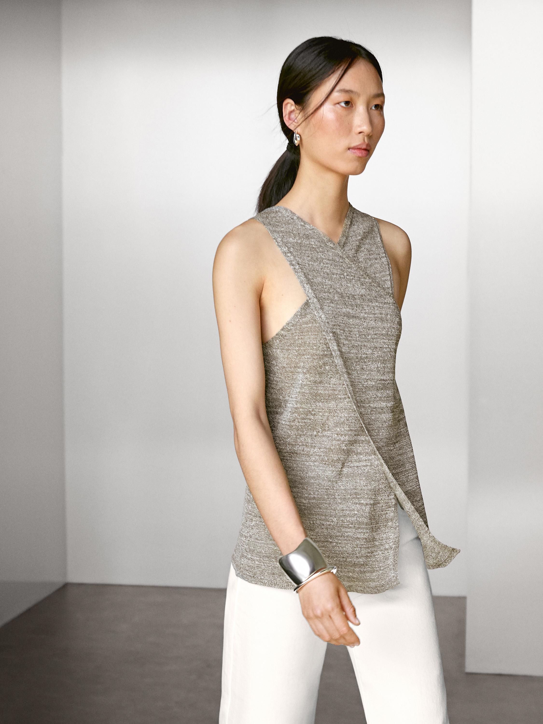 Keten karışımlı kruvaze halter yaka top