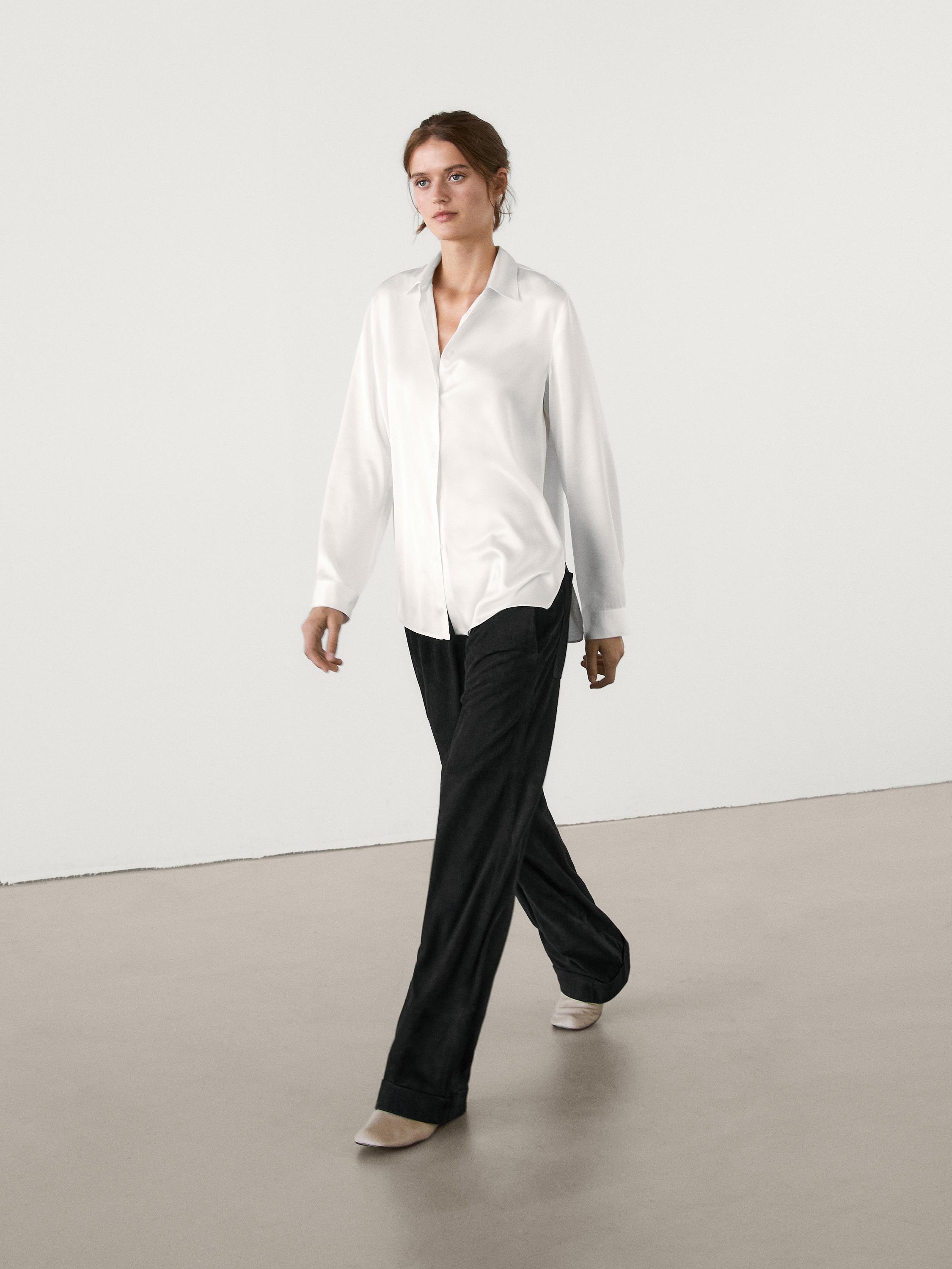 Chemisier fendu et satiné à manches longues