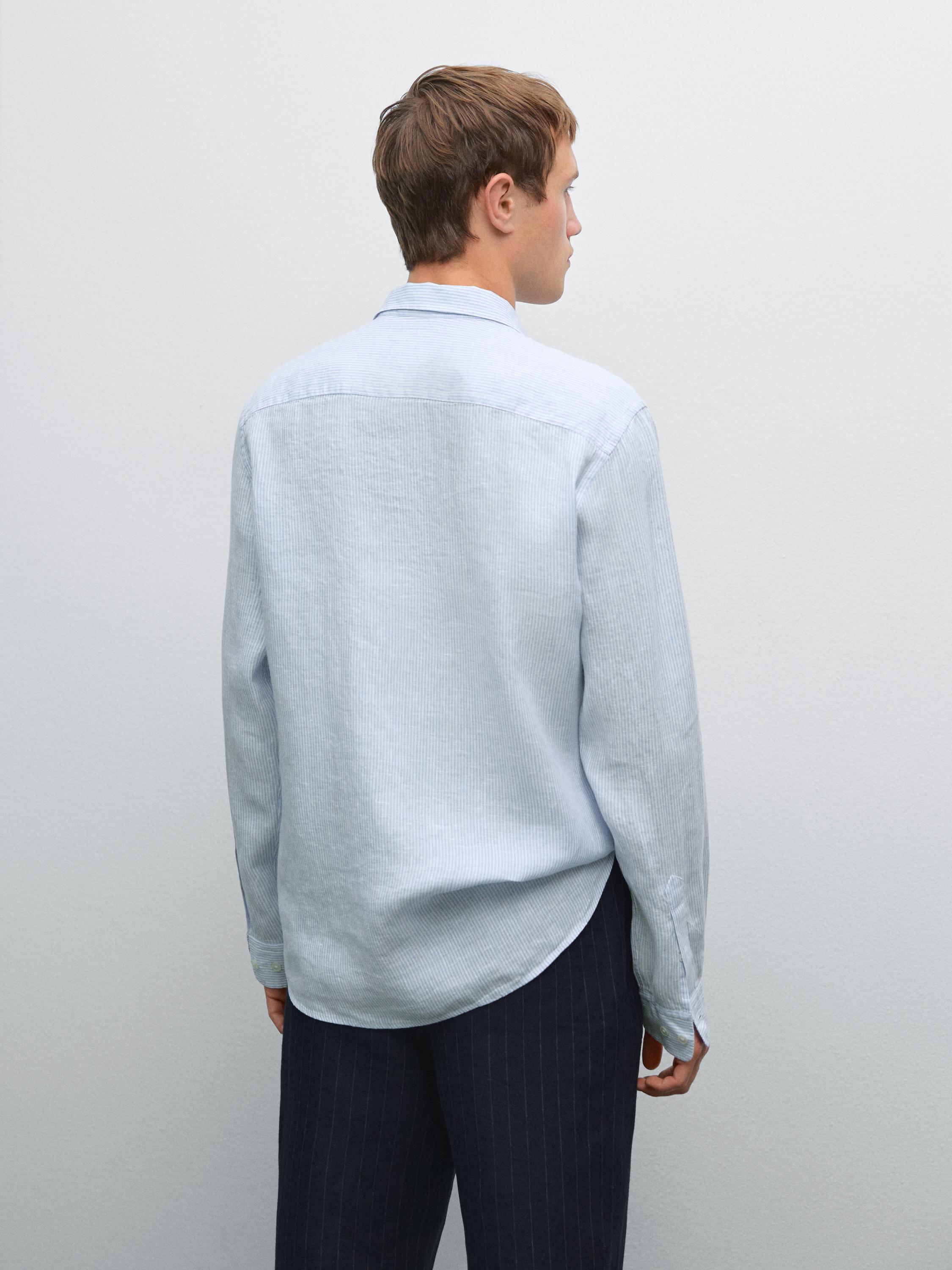 Camisa slim fit às riscas em linho