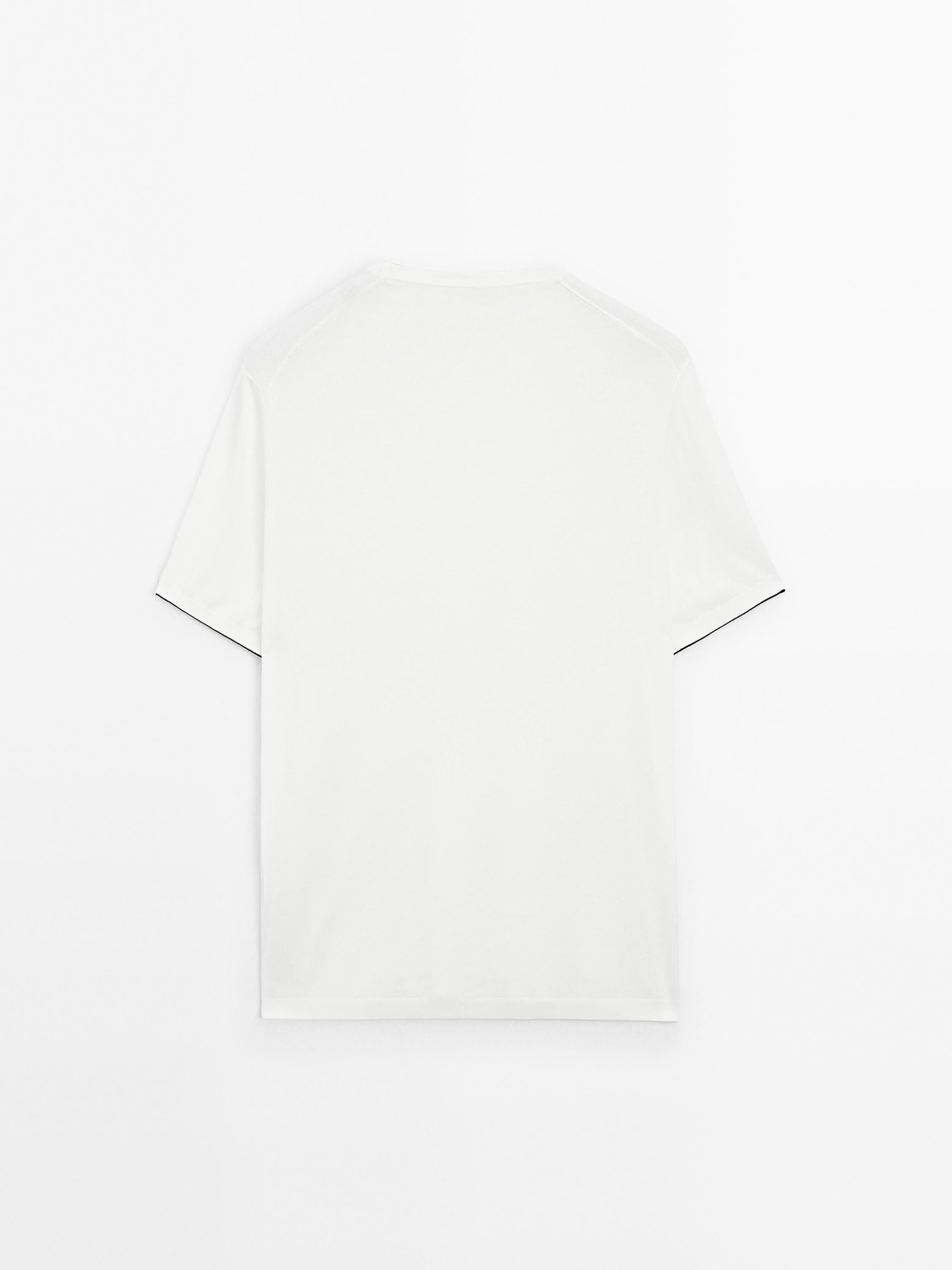 T-shirt en maille manches courtes détail de couleur