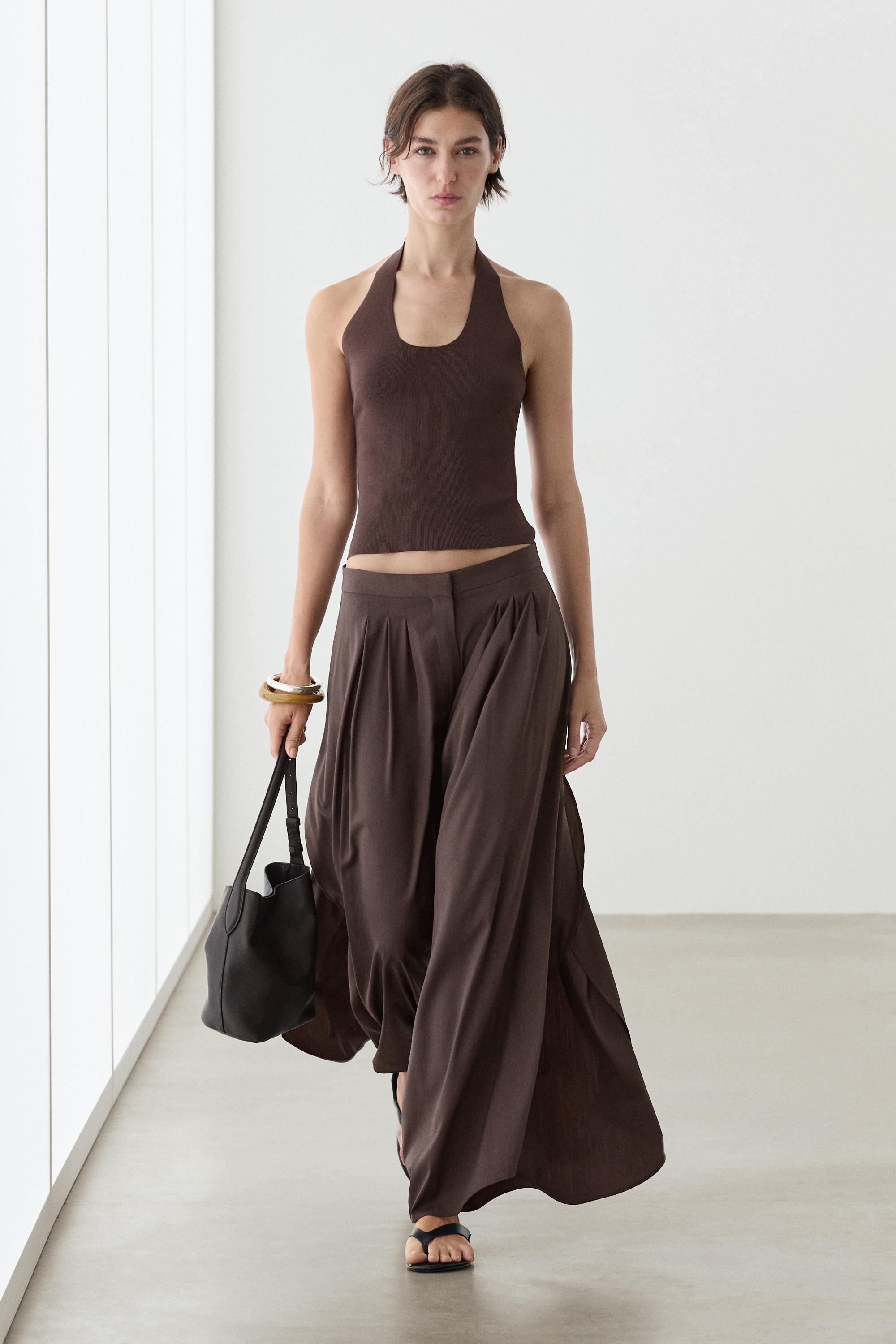 Fitted knit halter top — BROWN