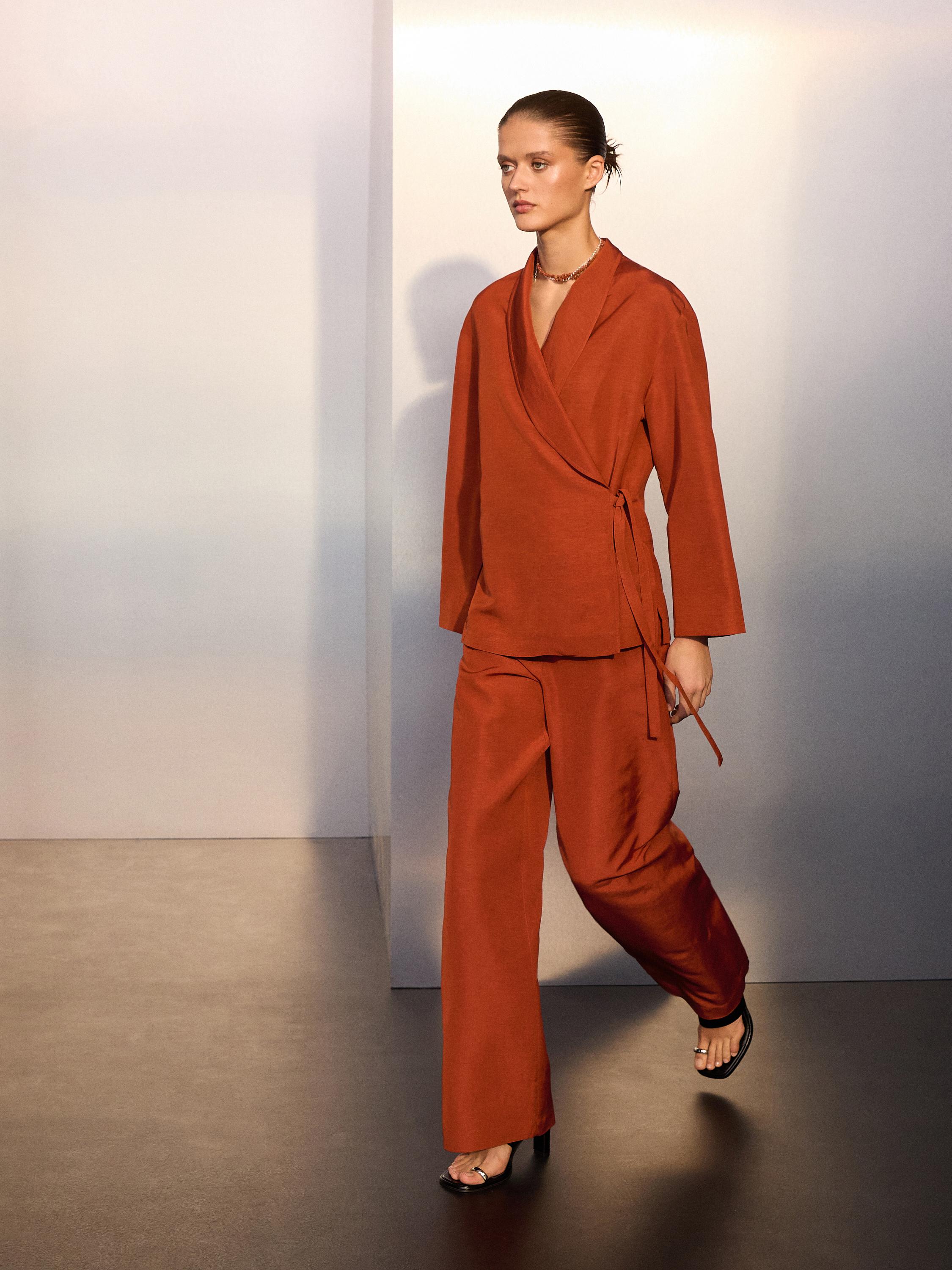 Flowing linen blend kimono with tuxedo-style collar