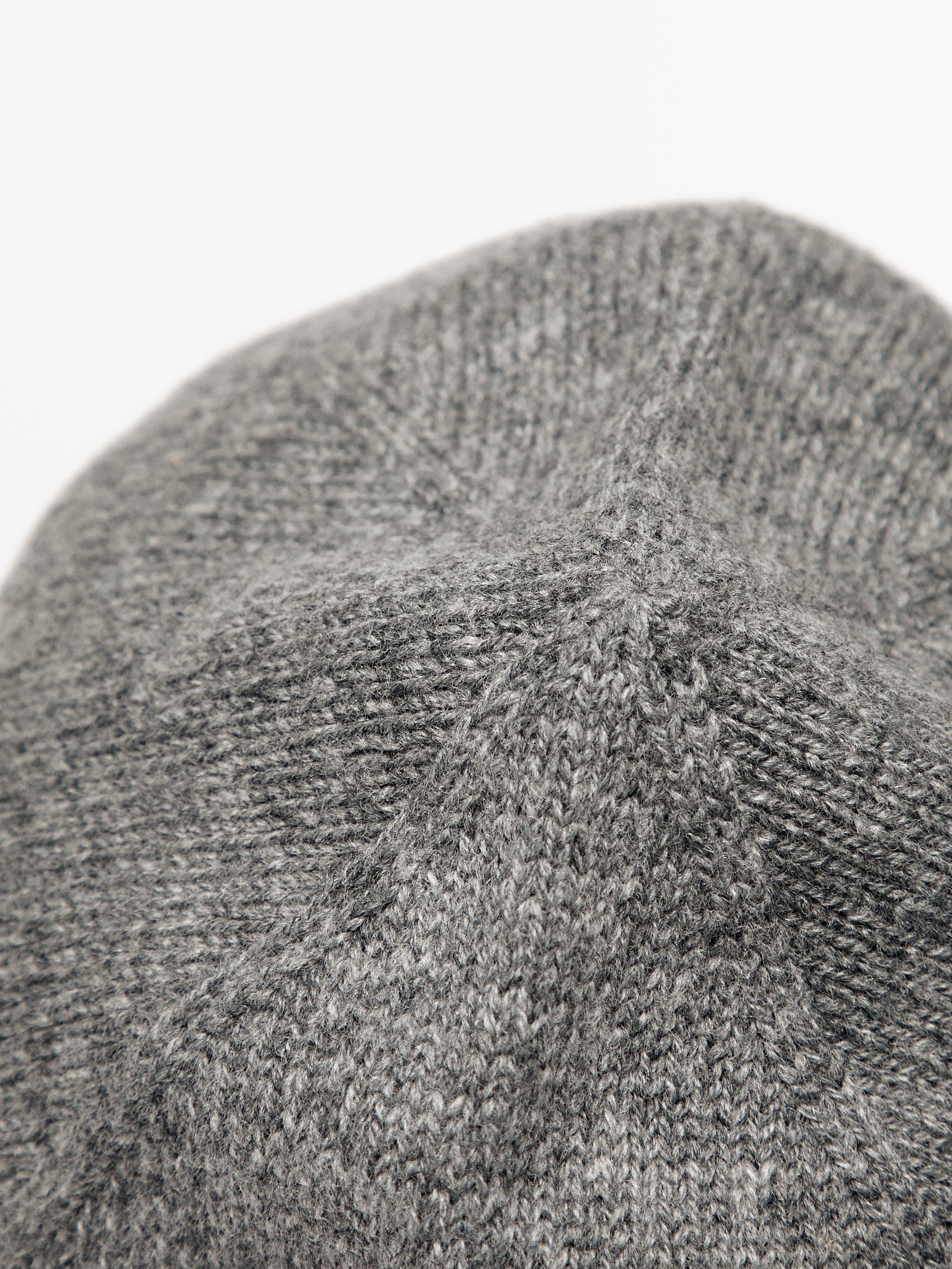 Bonnet fin en laine mélangée