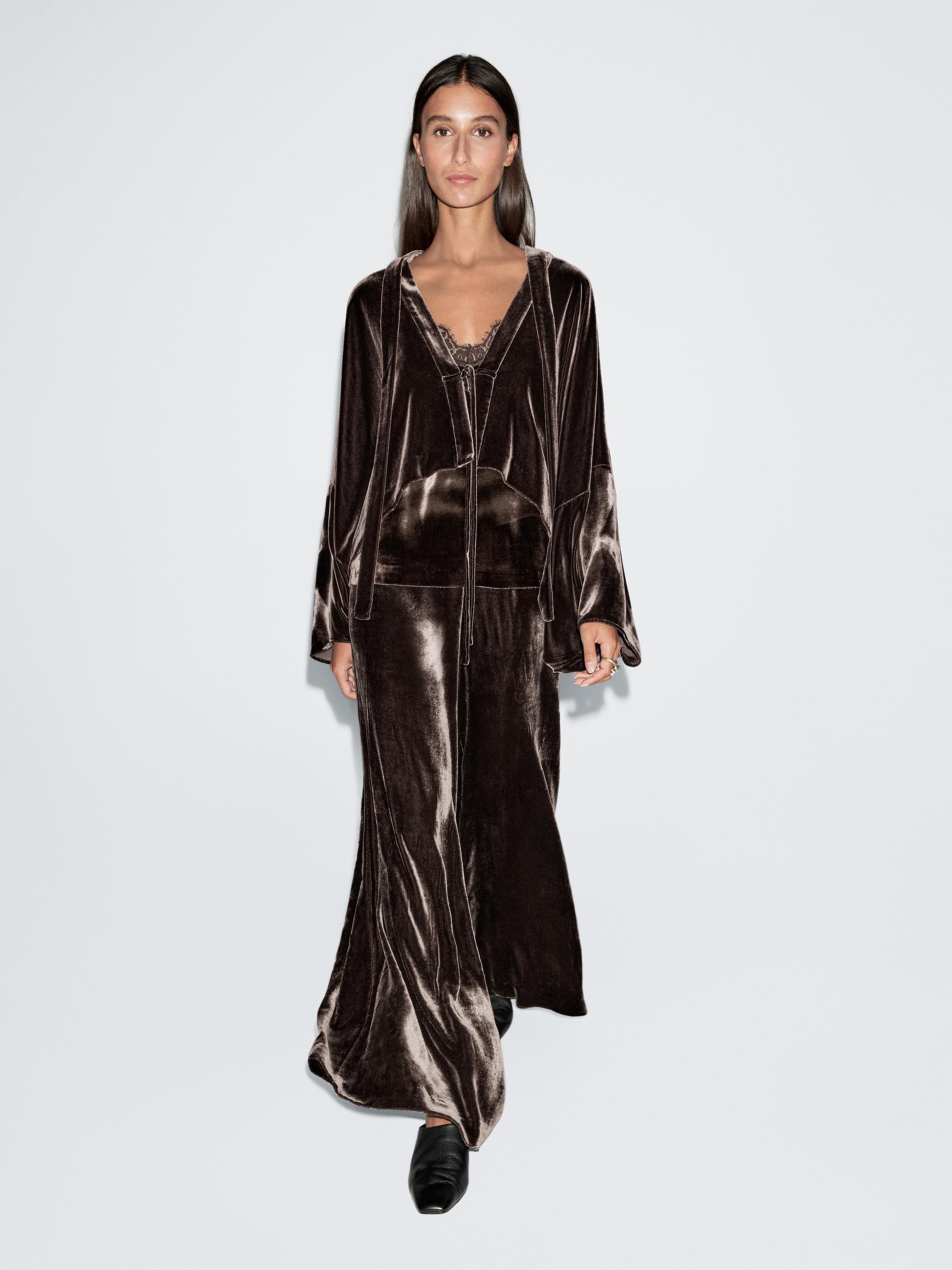 Wide-leg velvet trousers