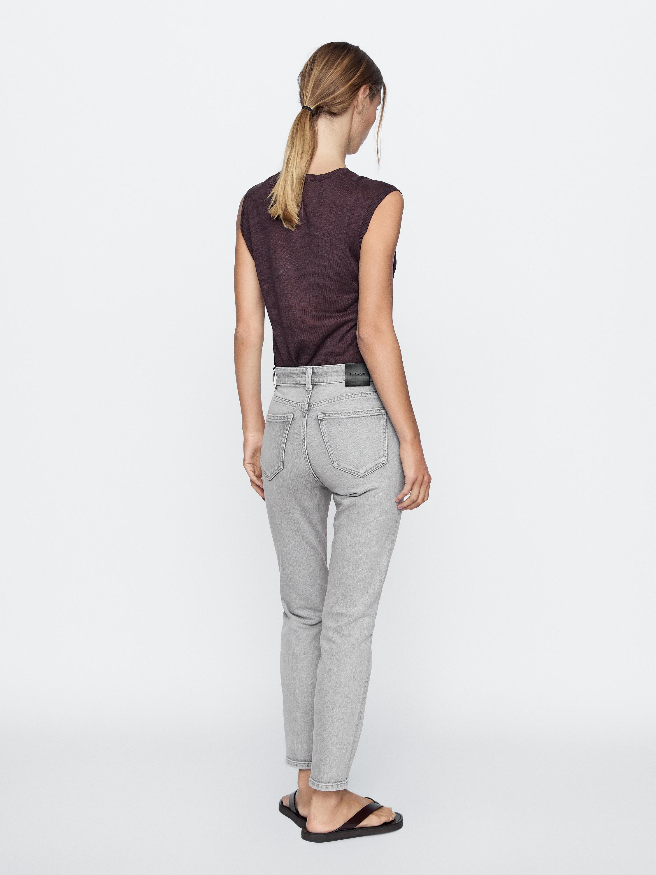 Mid-rise slim fit jeans
