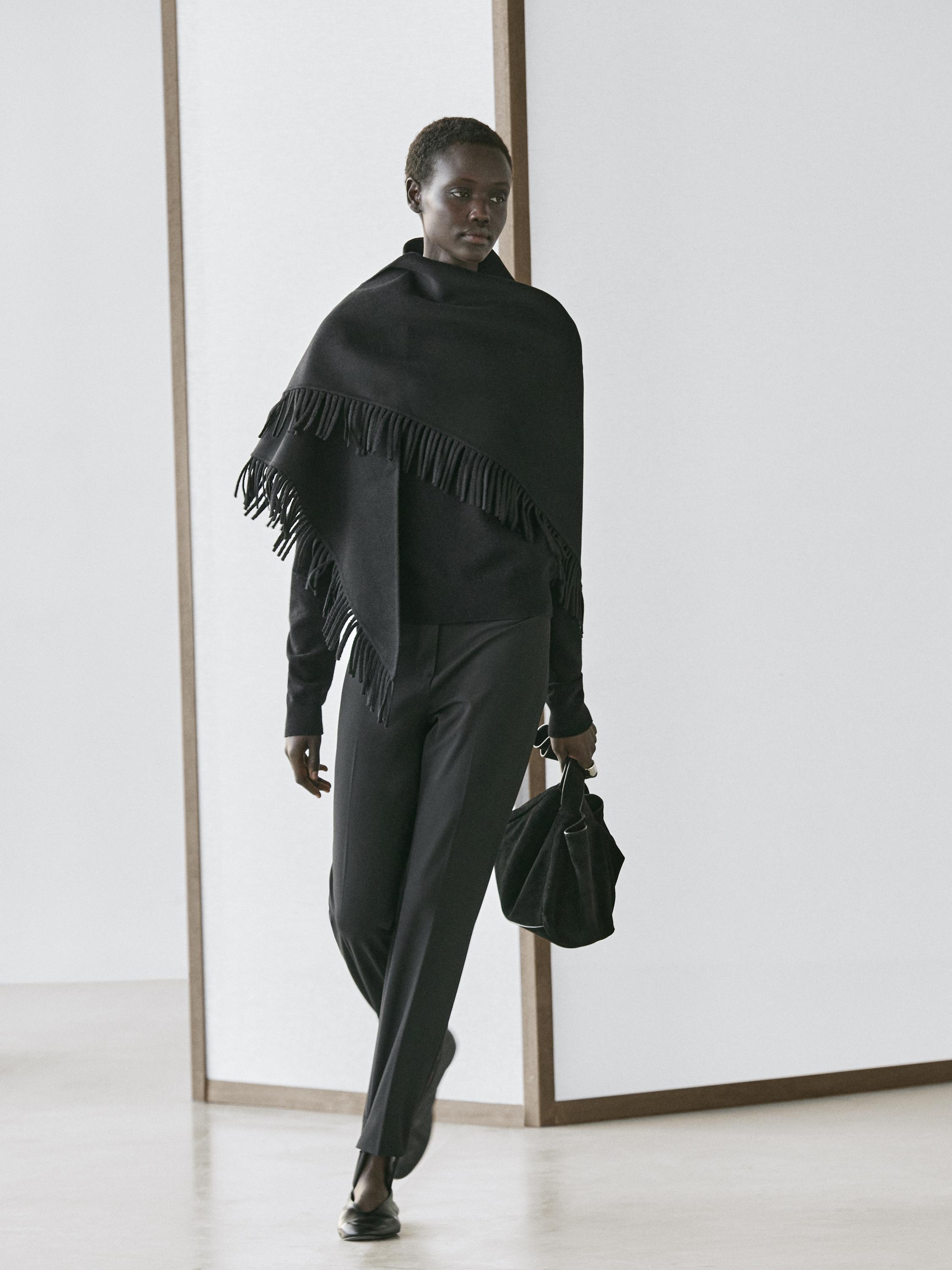 Pants with elasticated hems — BLACK