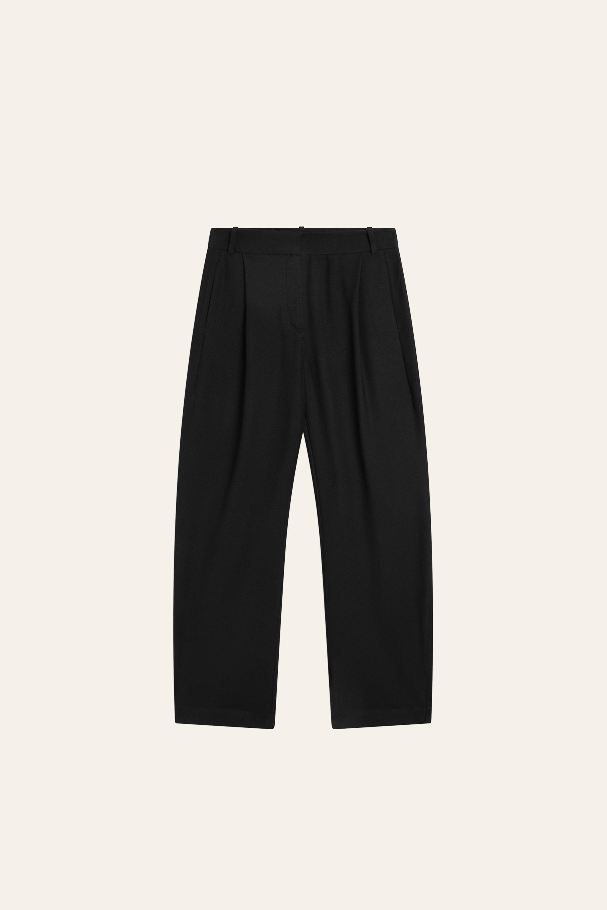 Pleated barrel fit pants — BLACK