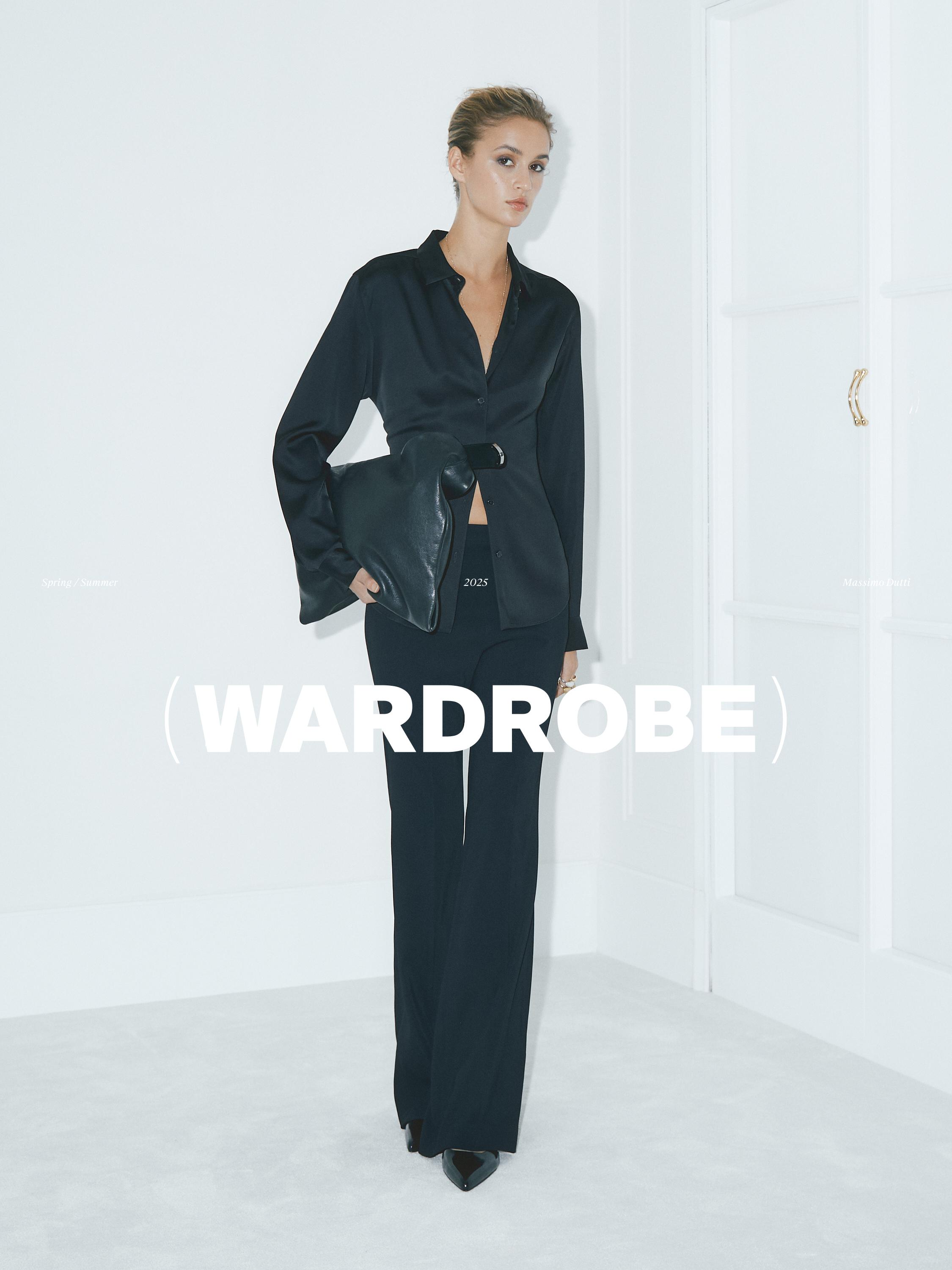 Flared trousers with pocket — BLACK