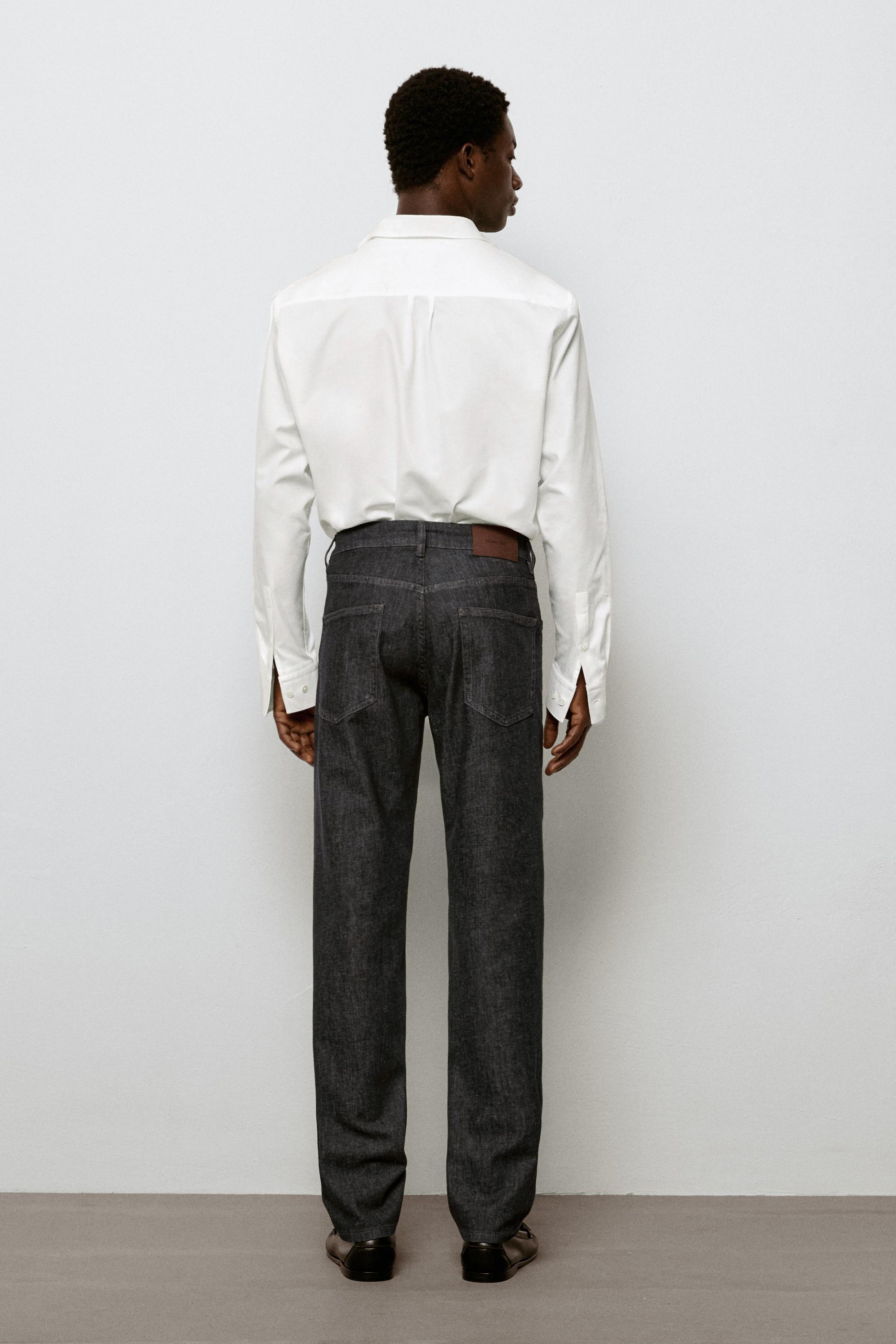 Lightweight tapered fit jeans — BLACK