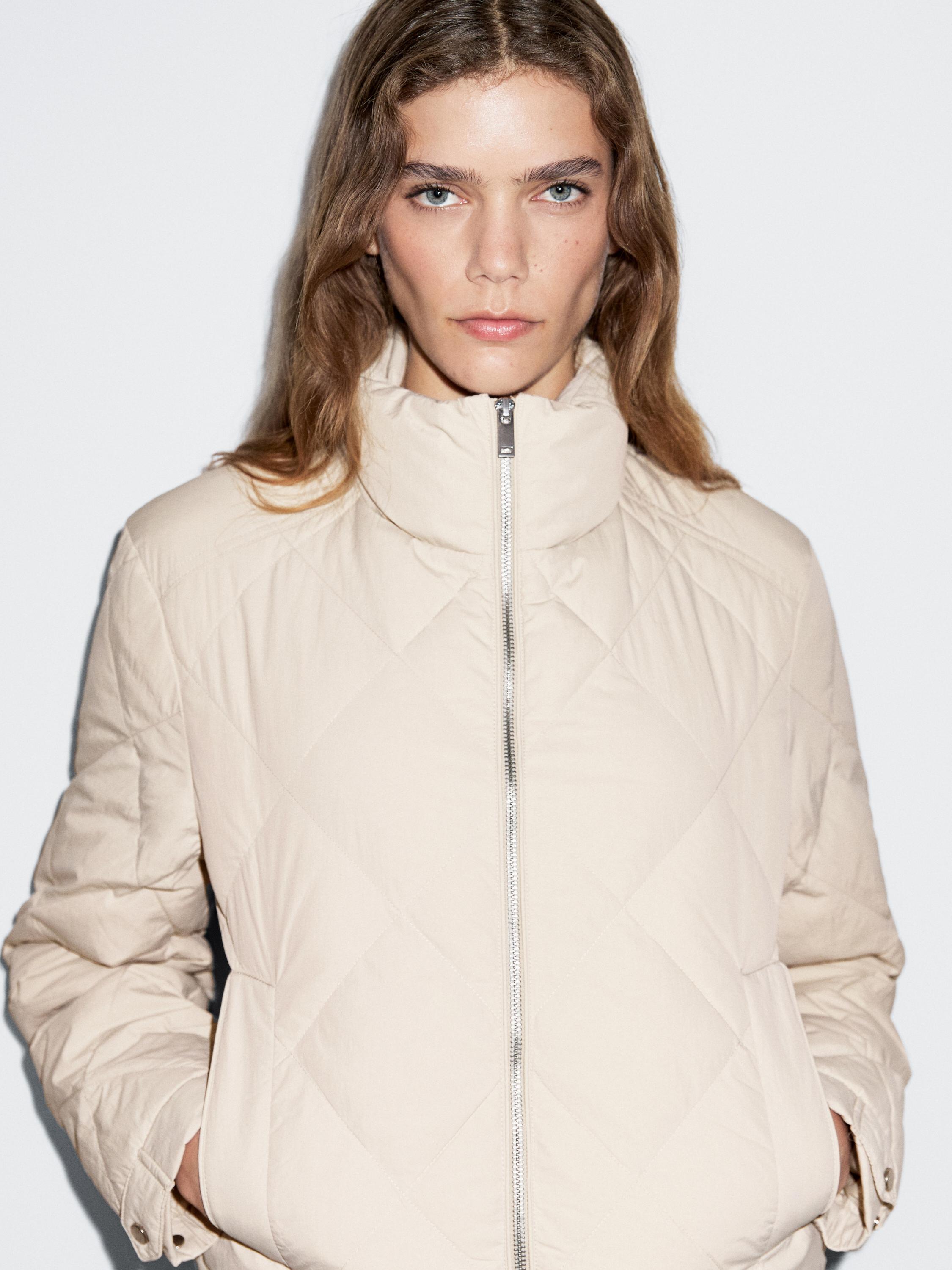Short puffer jacket