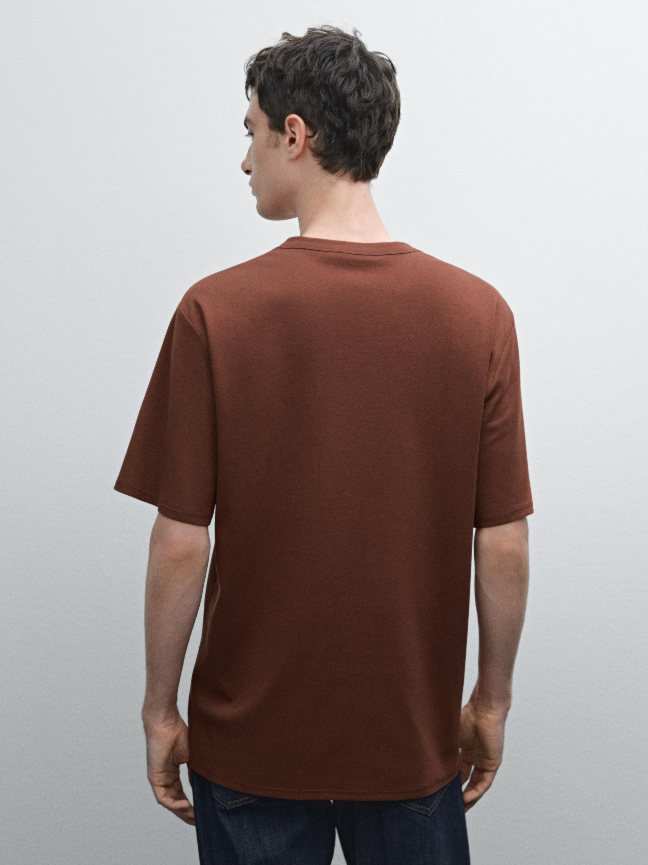 Short sleeve cotton blend T-shirt