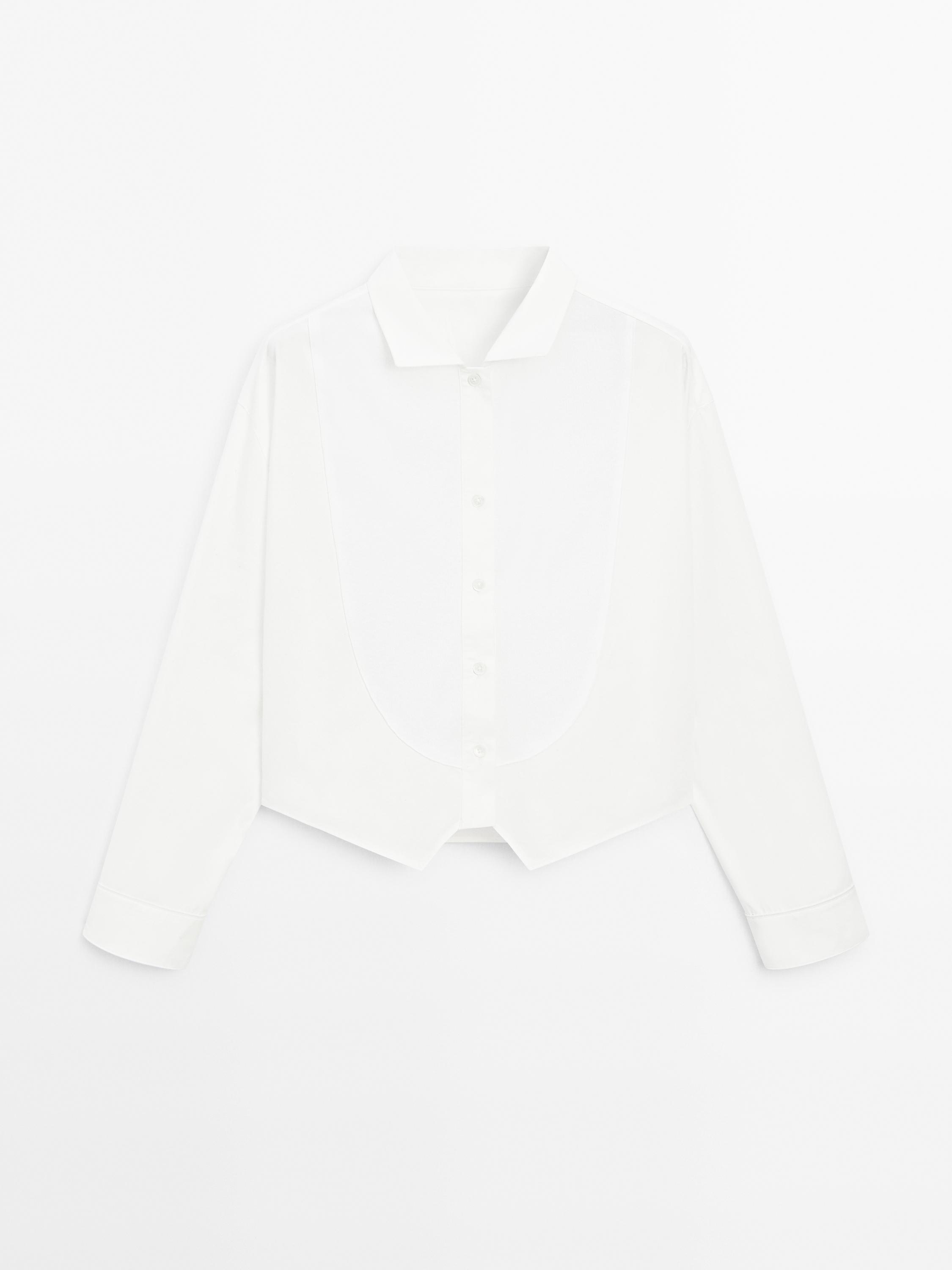 Cropped shirt with chest detail