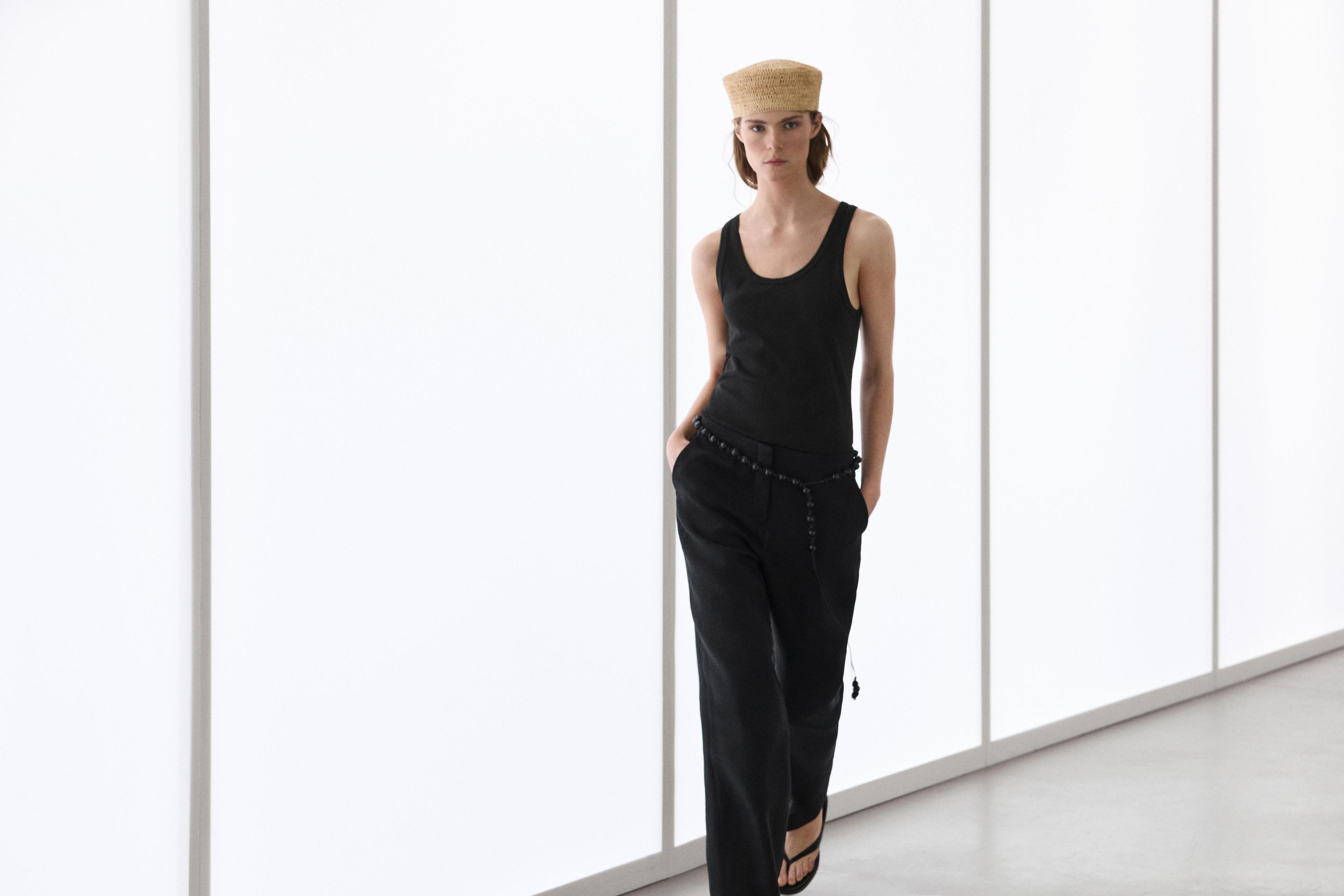 Sleeveless 100% cotton T-shirt — BLACK