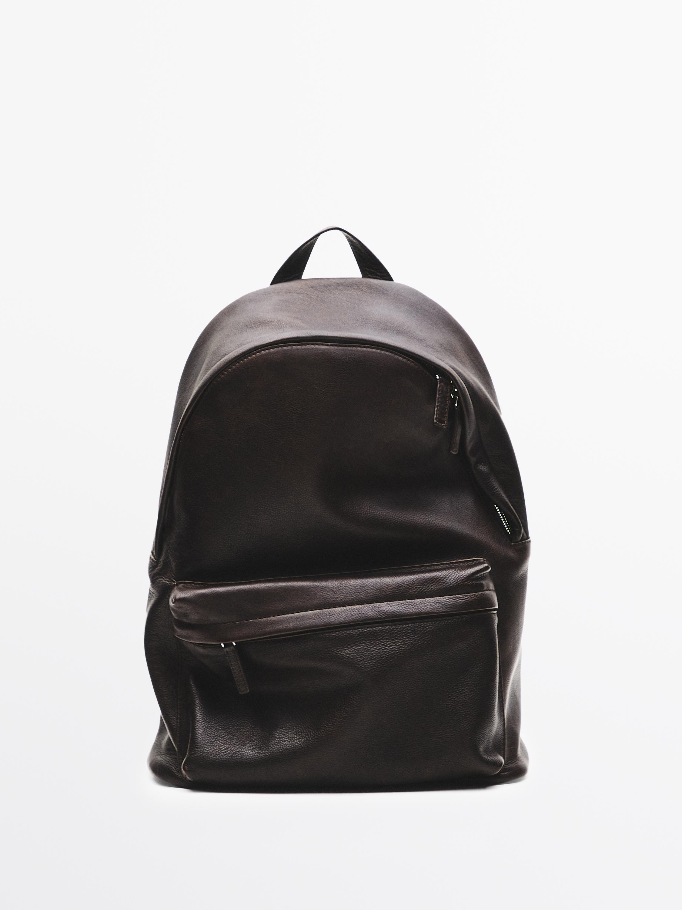 bershka faux leather backpack Classic Our designers hand selected the leather on this backpack for its buttery feel and enduring qualities that ensure itll only get softer and better with every wear Backpack Bershka used, black shoulder