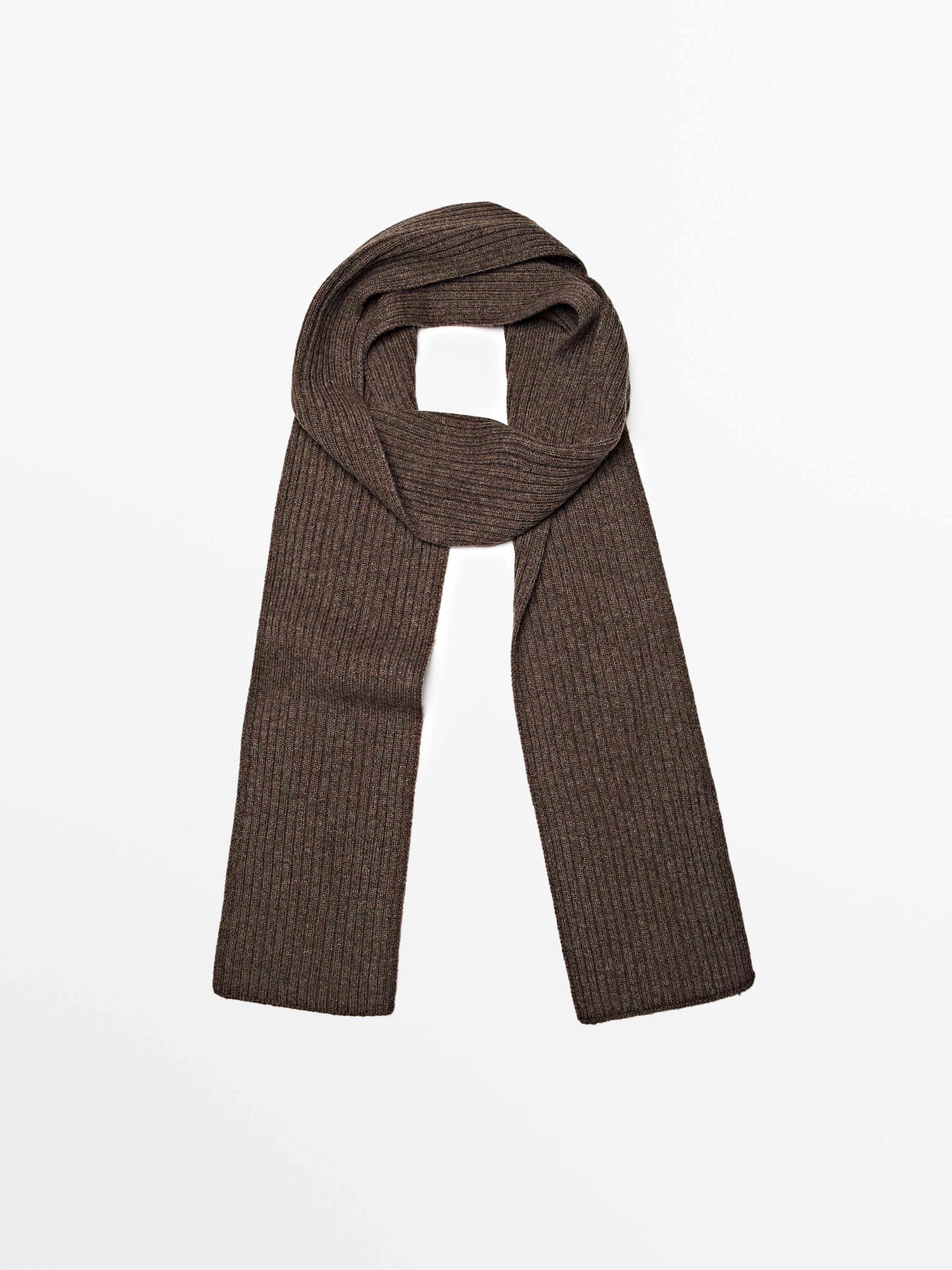 Fine ribbed fabric scarf