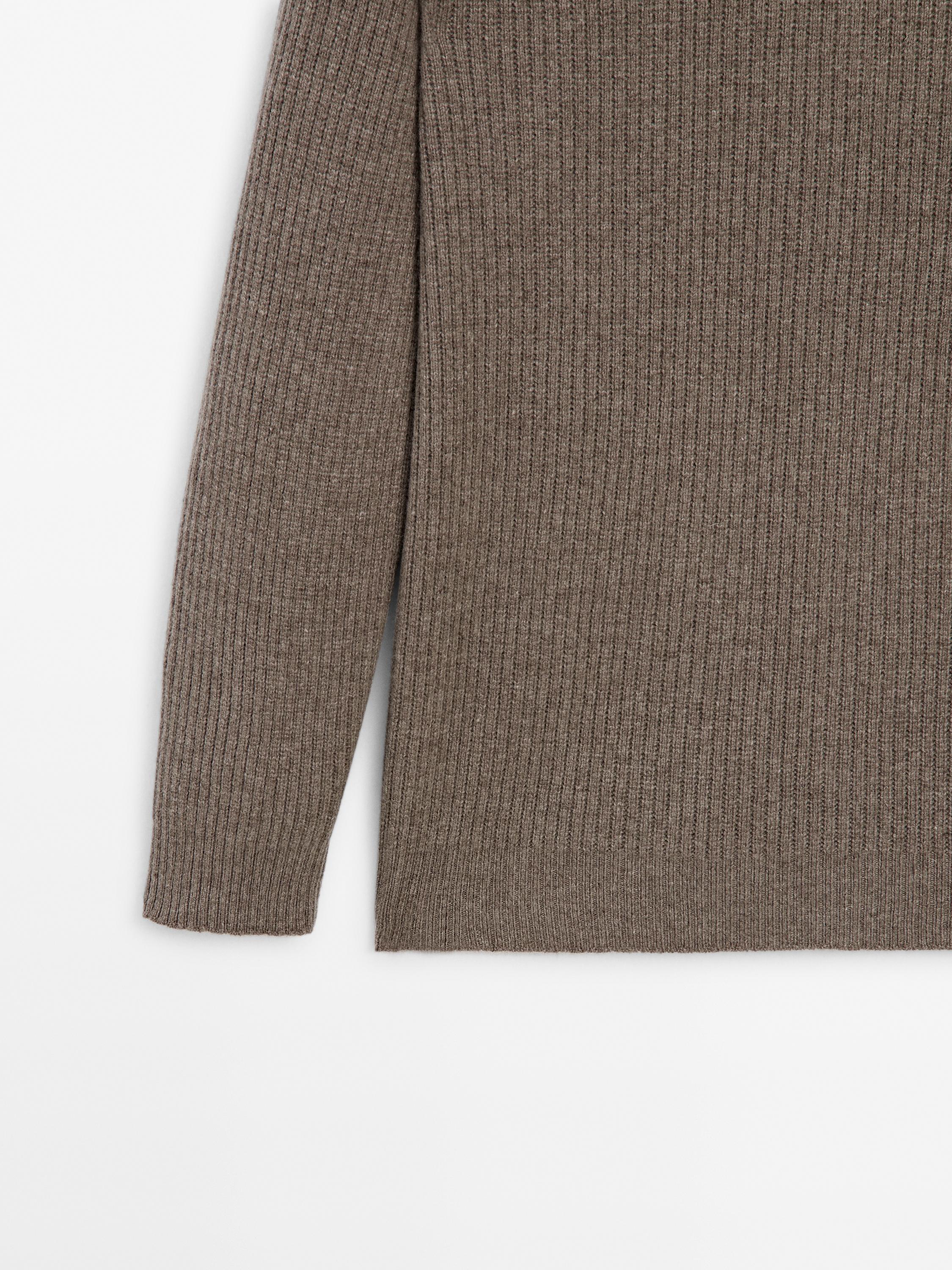 Pull en maille de laine mélangée
