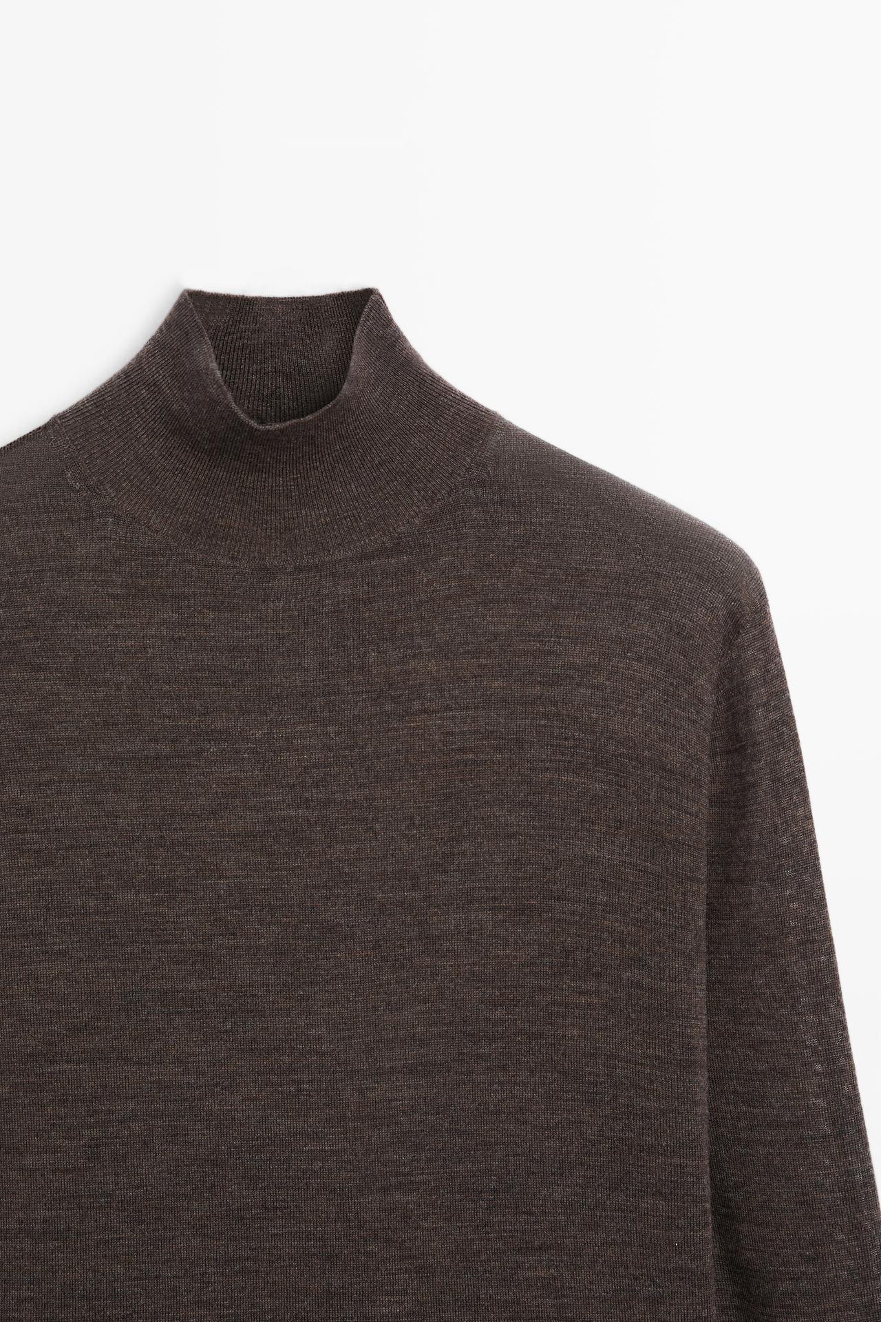 100% wool mock neck knit sweater — Chocolate