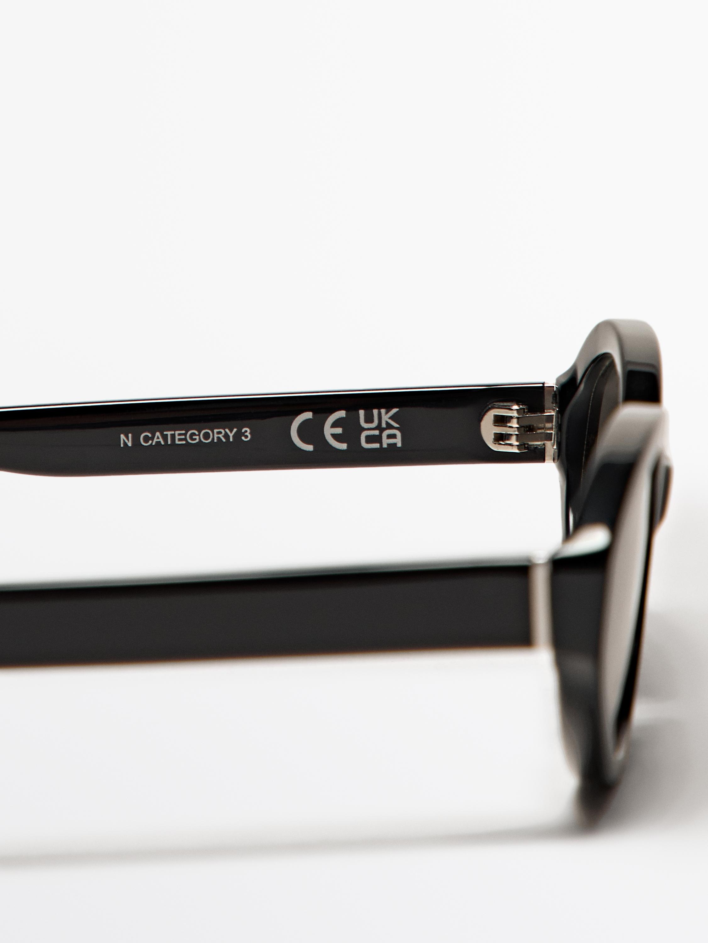 Gafas de sol pequeña ovalada