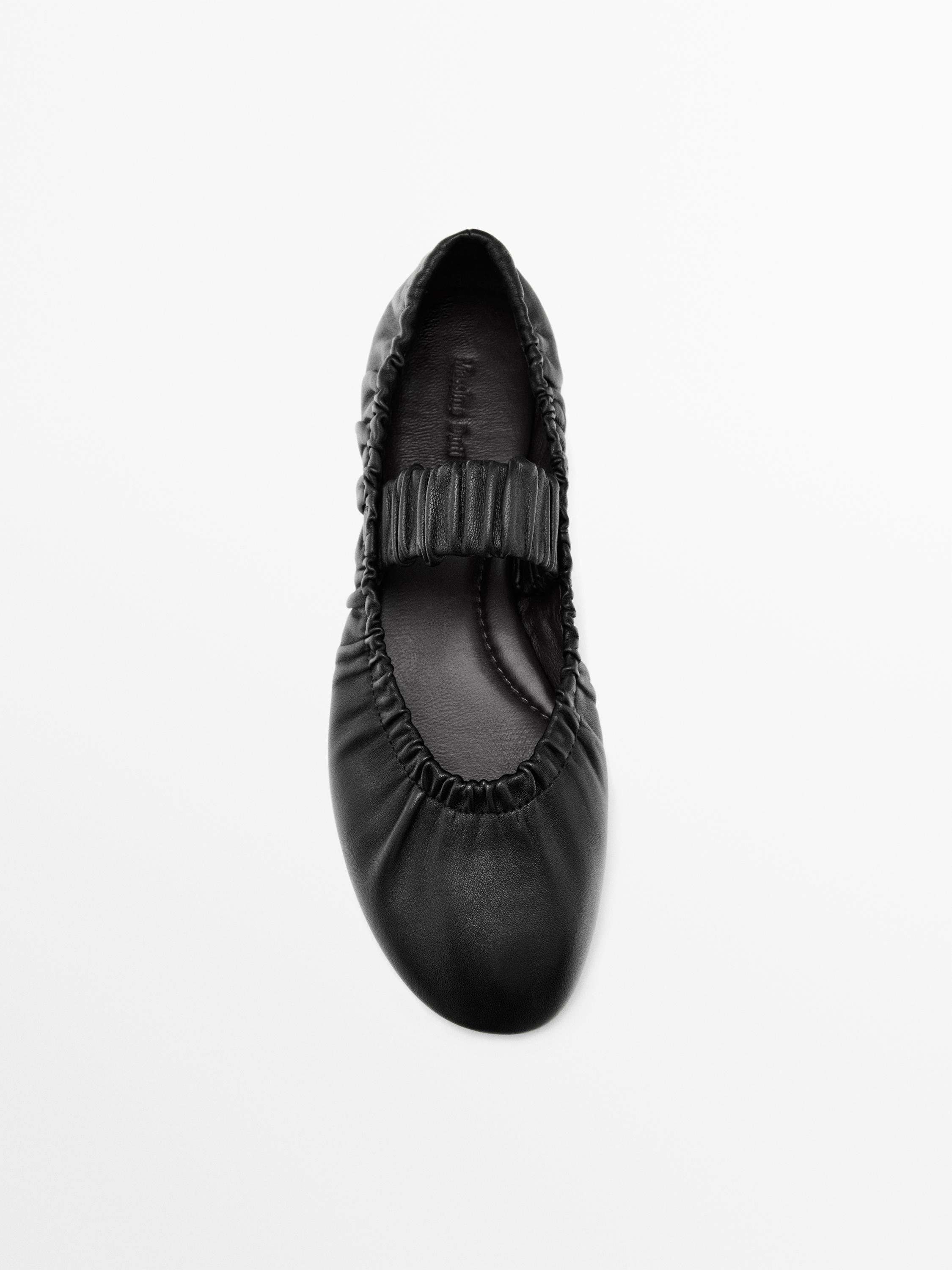 Sepatu datar elastis kulit lembut · Hitam · Flat Shoes Massimo Dutti