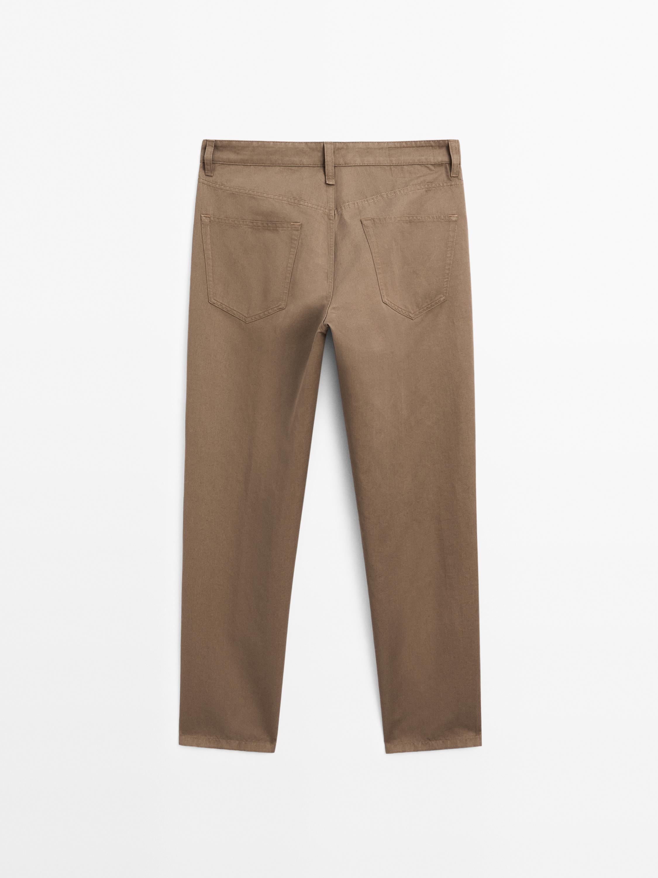 Pantalón tapered fit con algodón