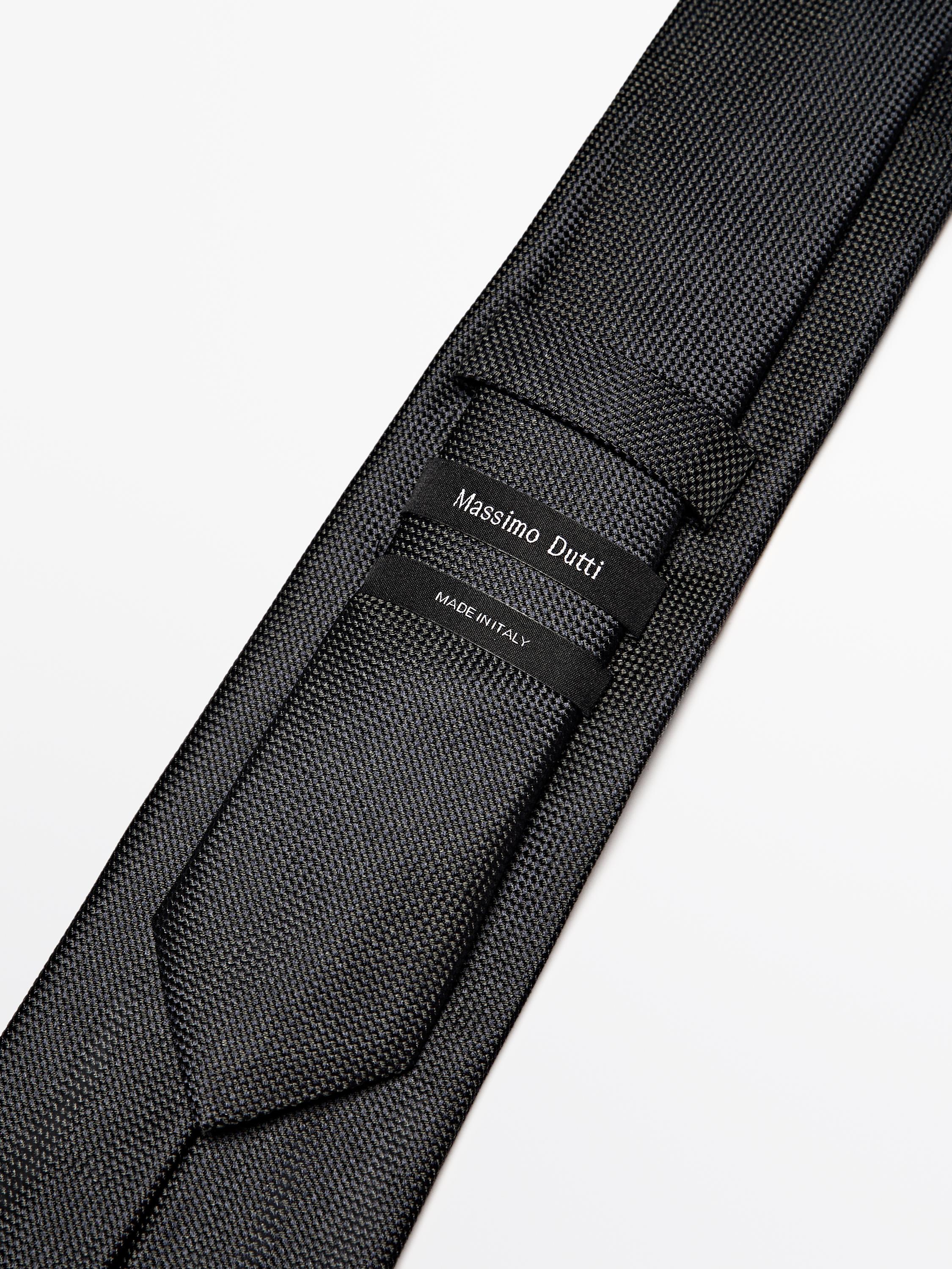 100% mulberry silk tie