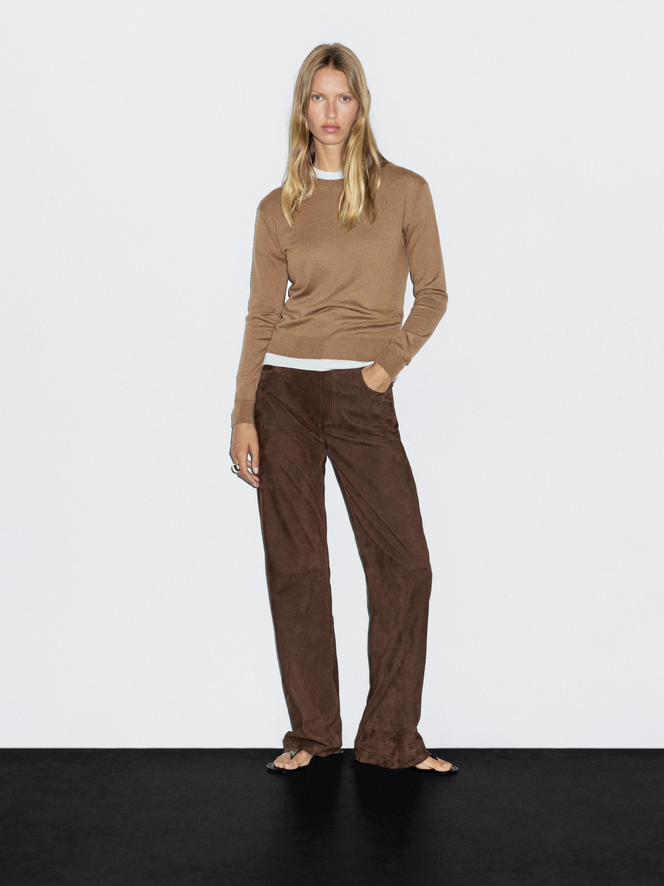 Wool blend knit sweater with crew neck