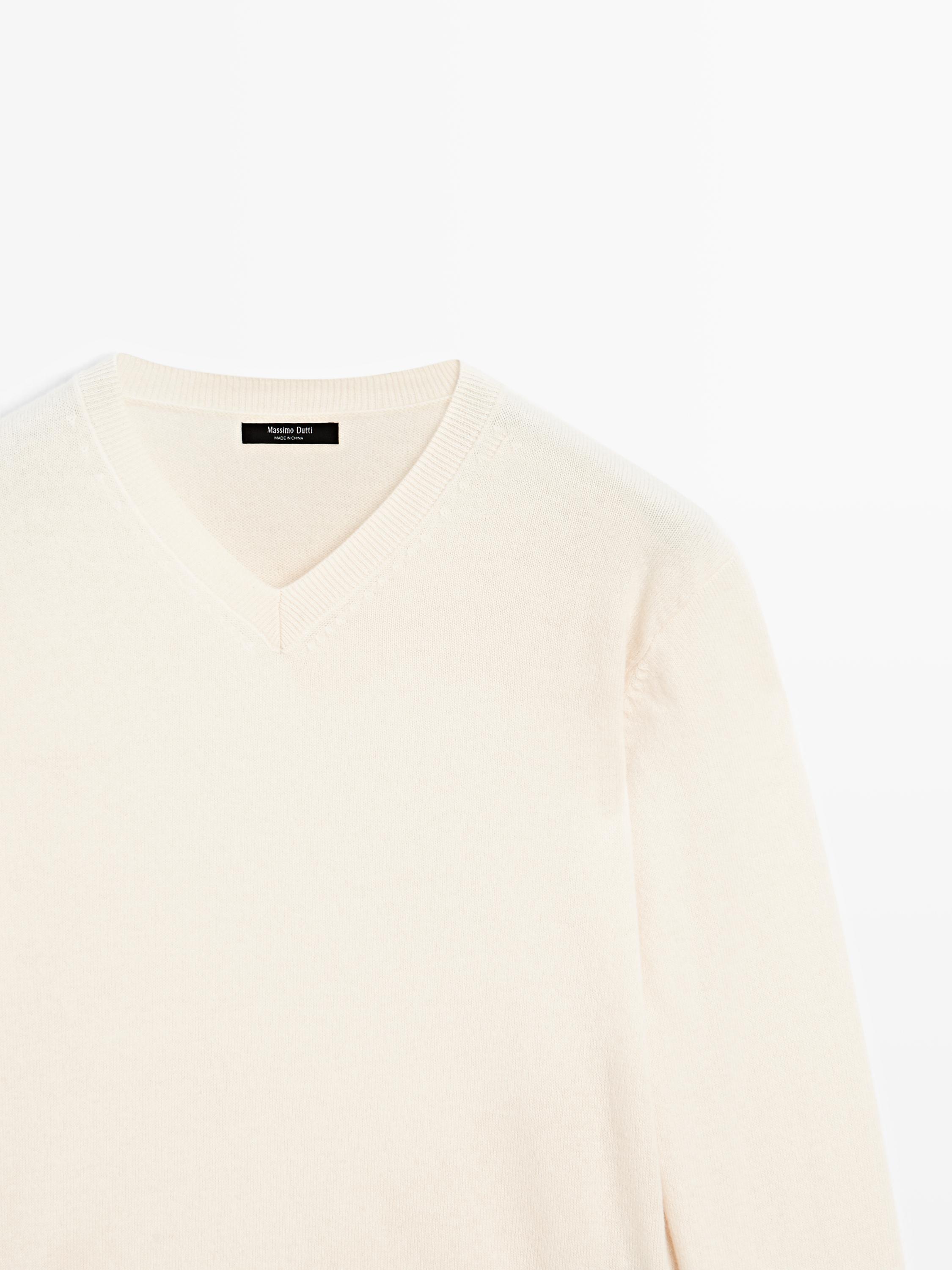 Wool blend knit V-neck sweater — Beige