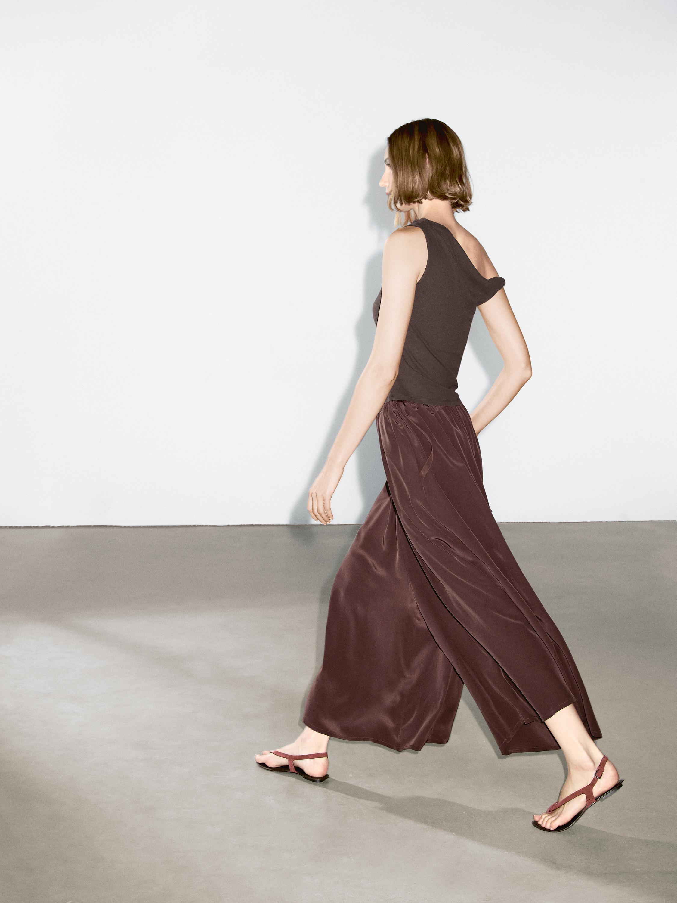 Flowing technical fabric skort