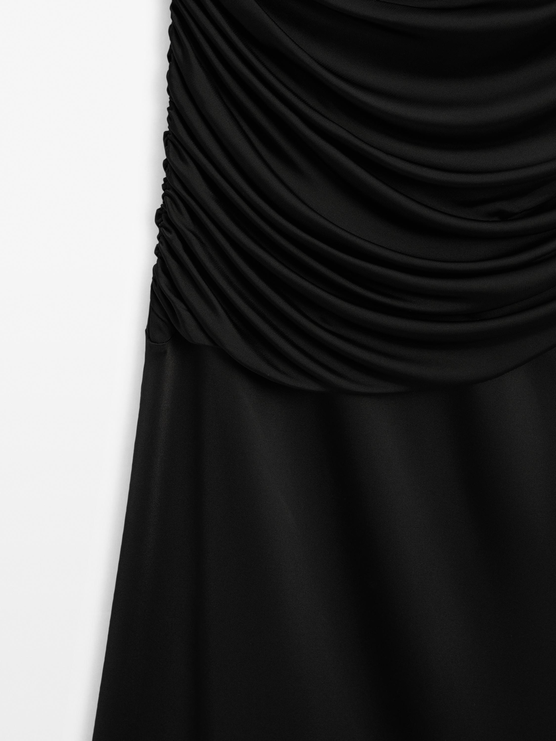Vestido midi asimétrico drapeado