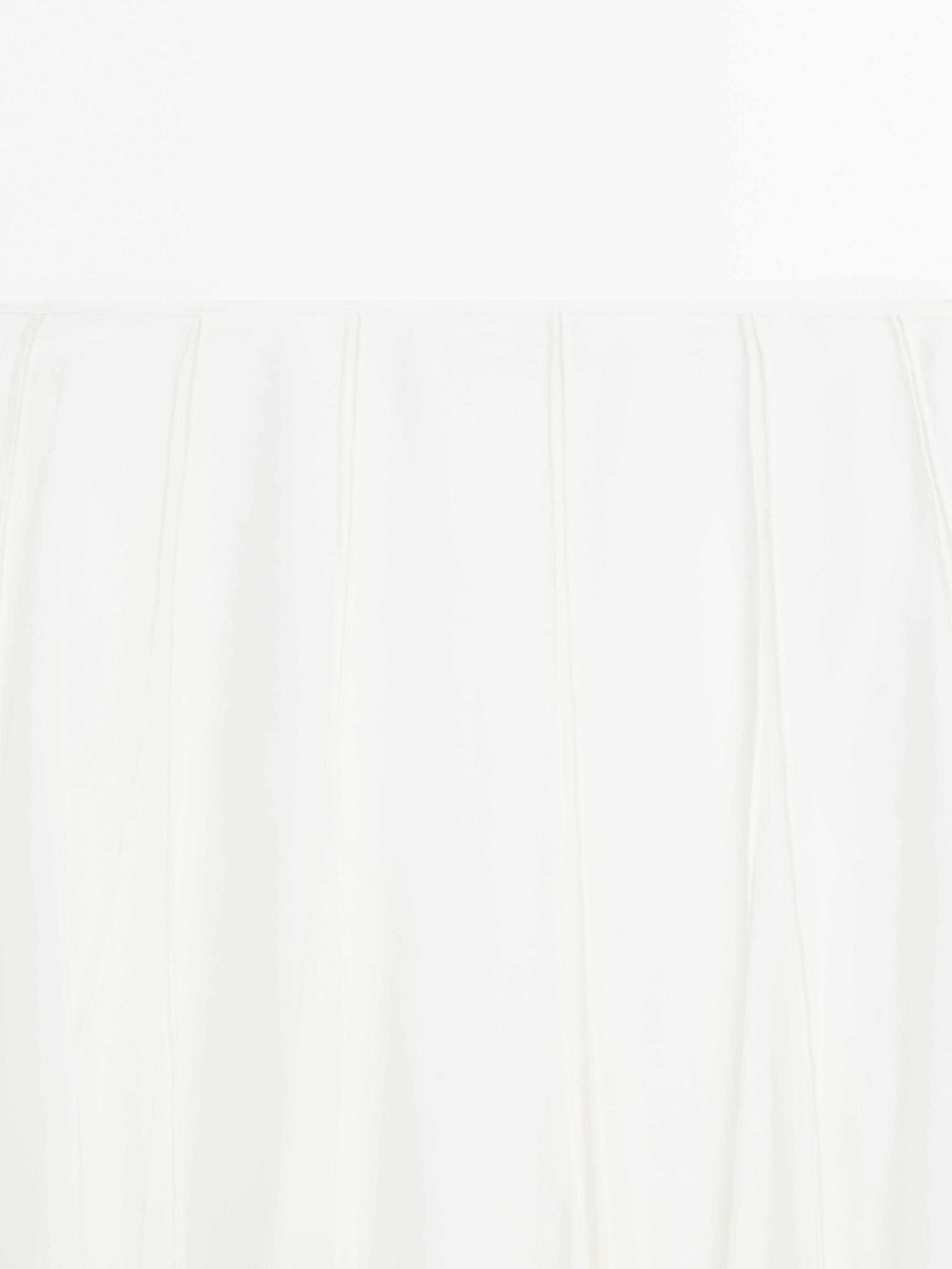 Long organza skirt with godet detail