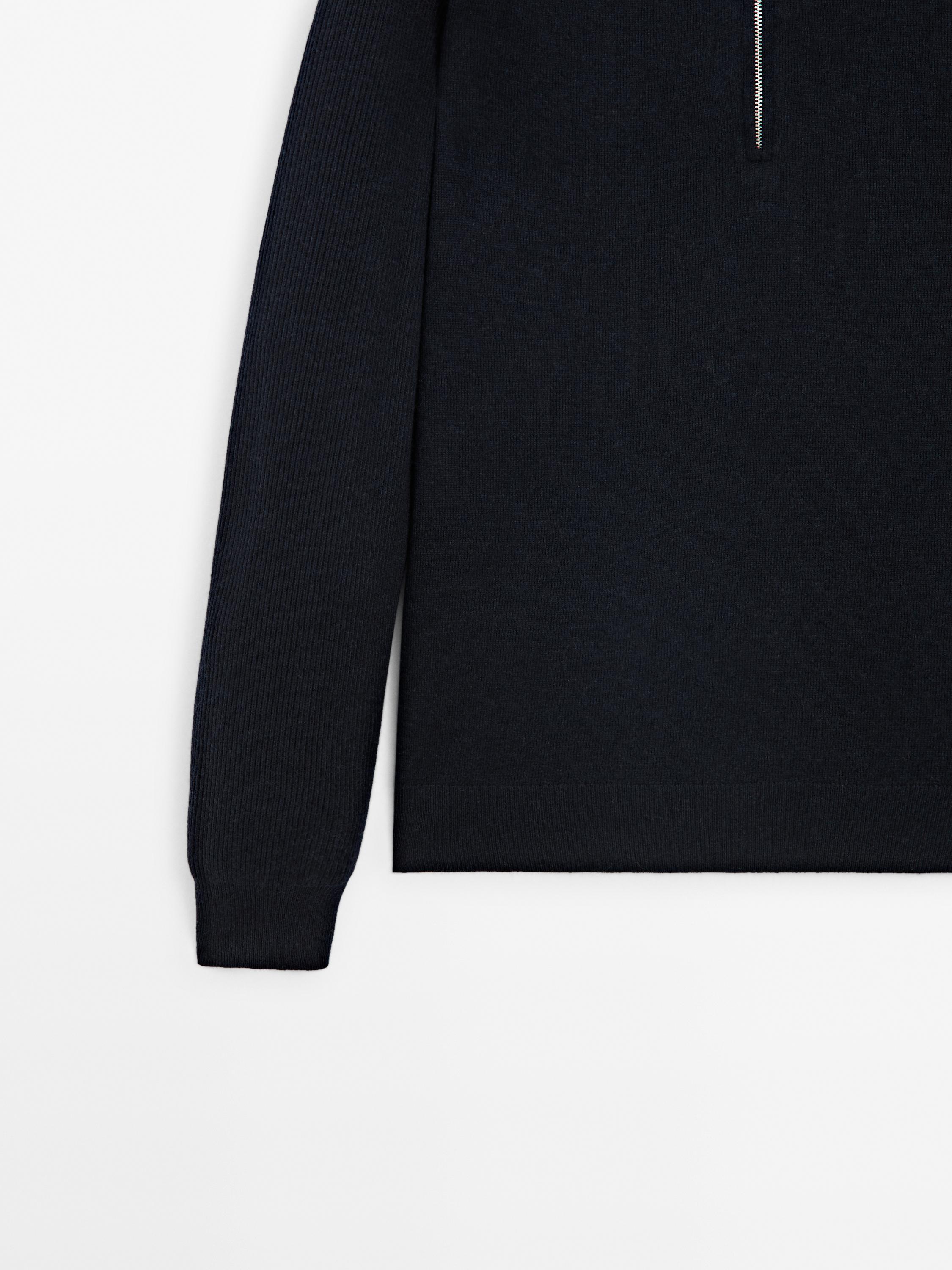 Mock neck knit sweater