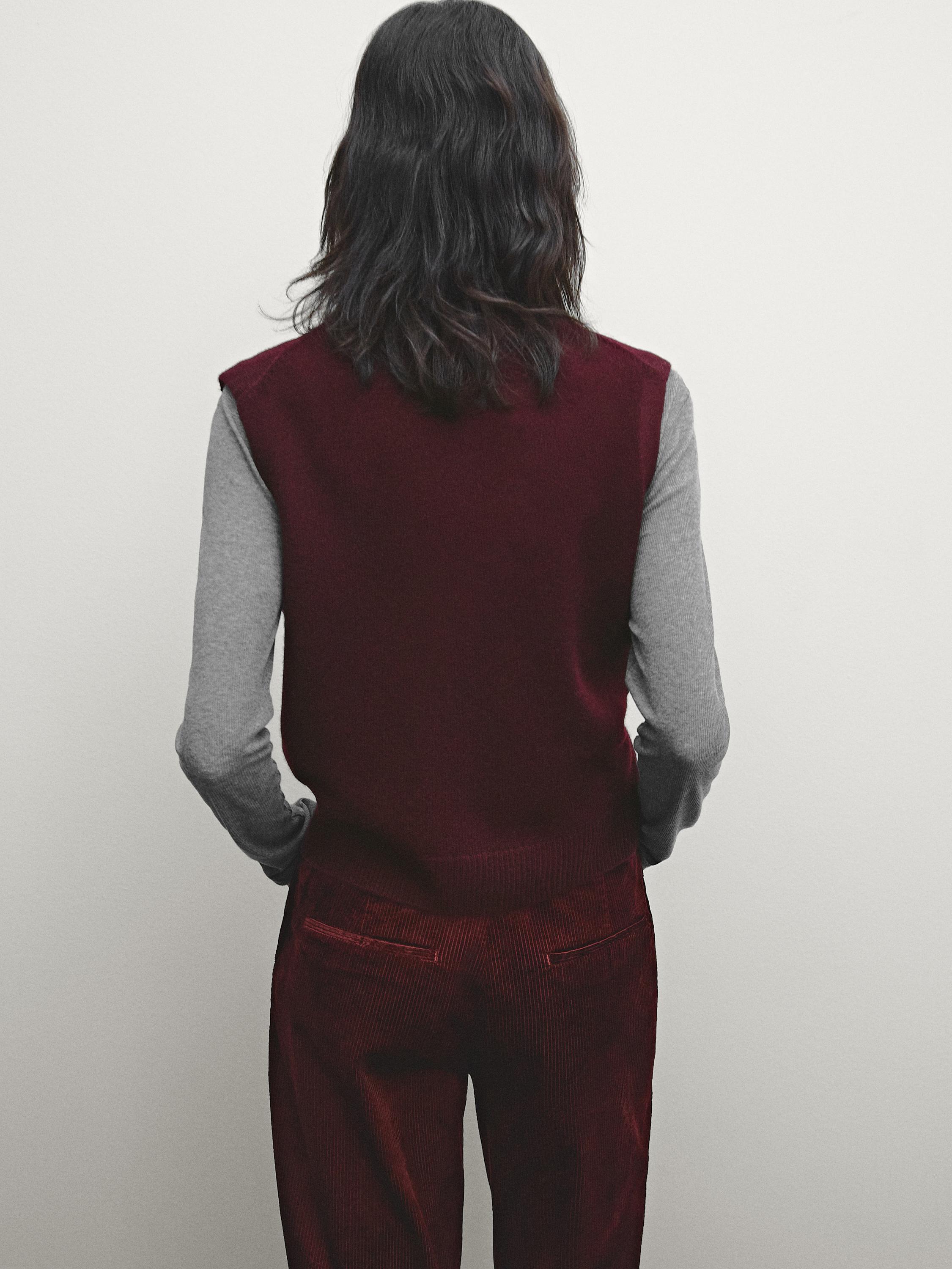 Cropped knit vest with pockets