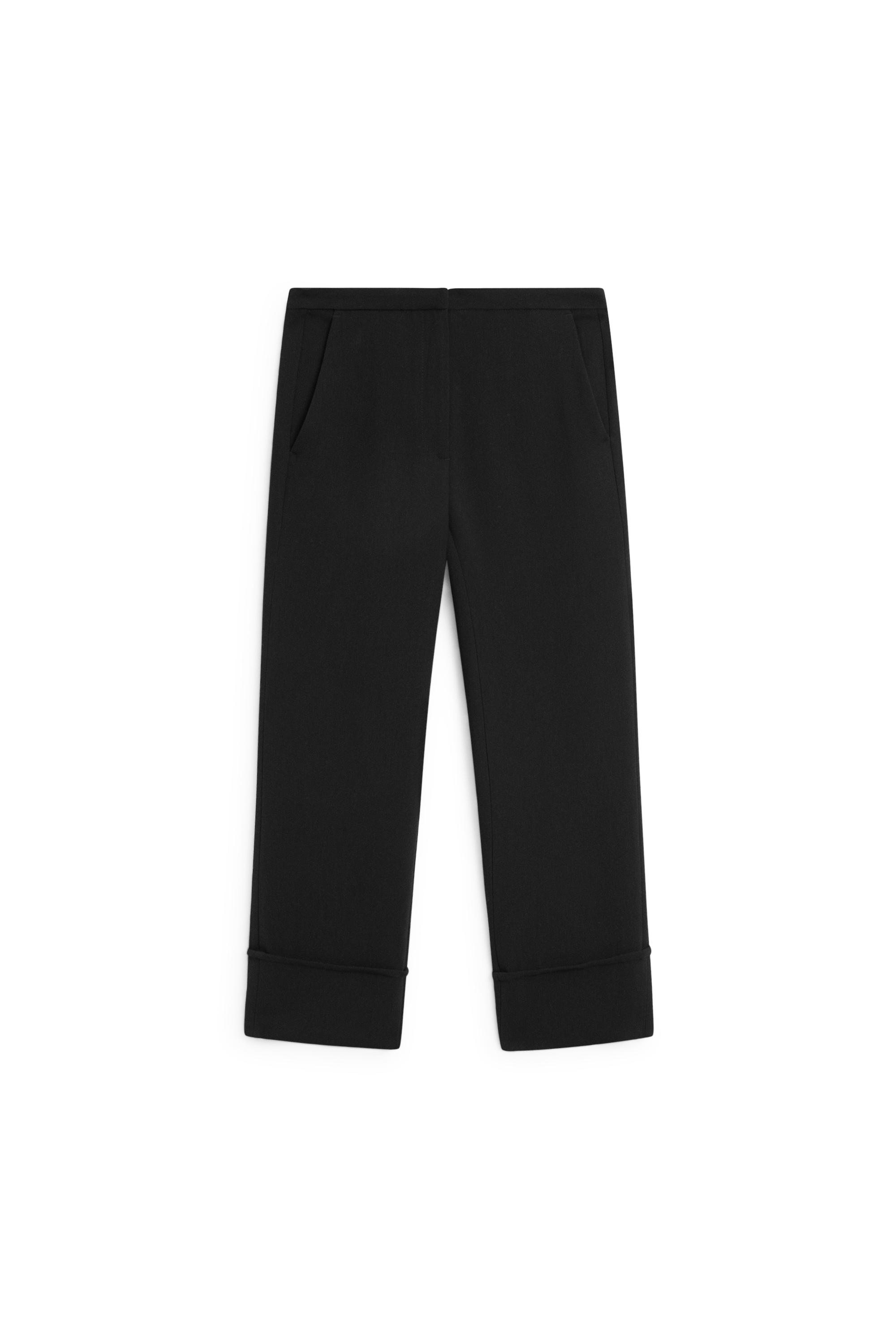 Cuffed capris — BLACK